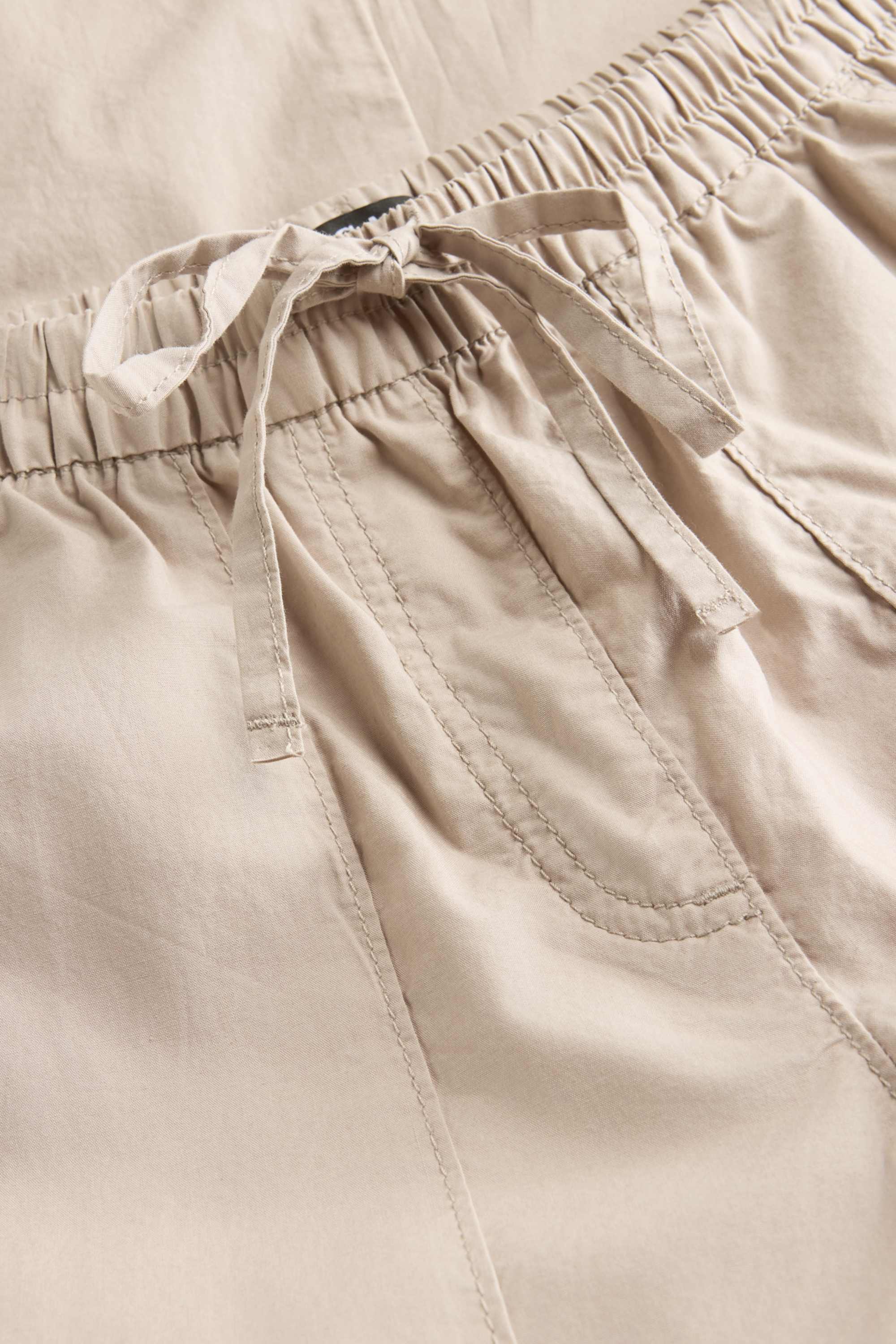 Cloth trousers - mid-rise waist - tapered fit beige