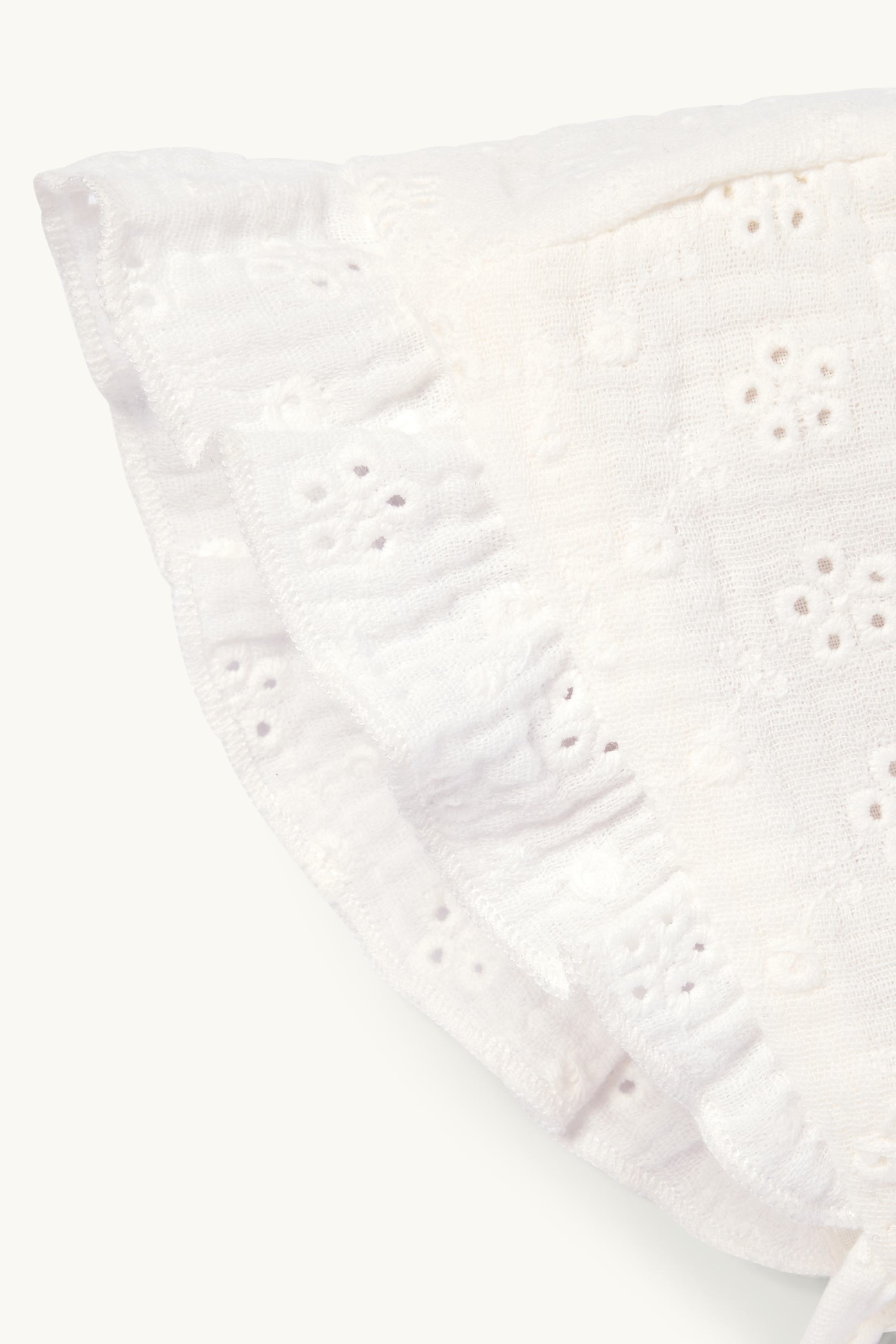 Baby hat - broderie anglaise white
