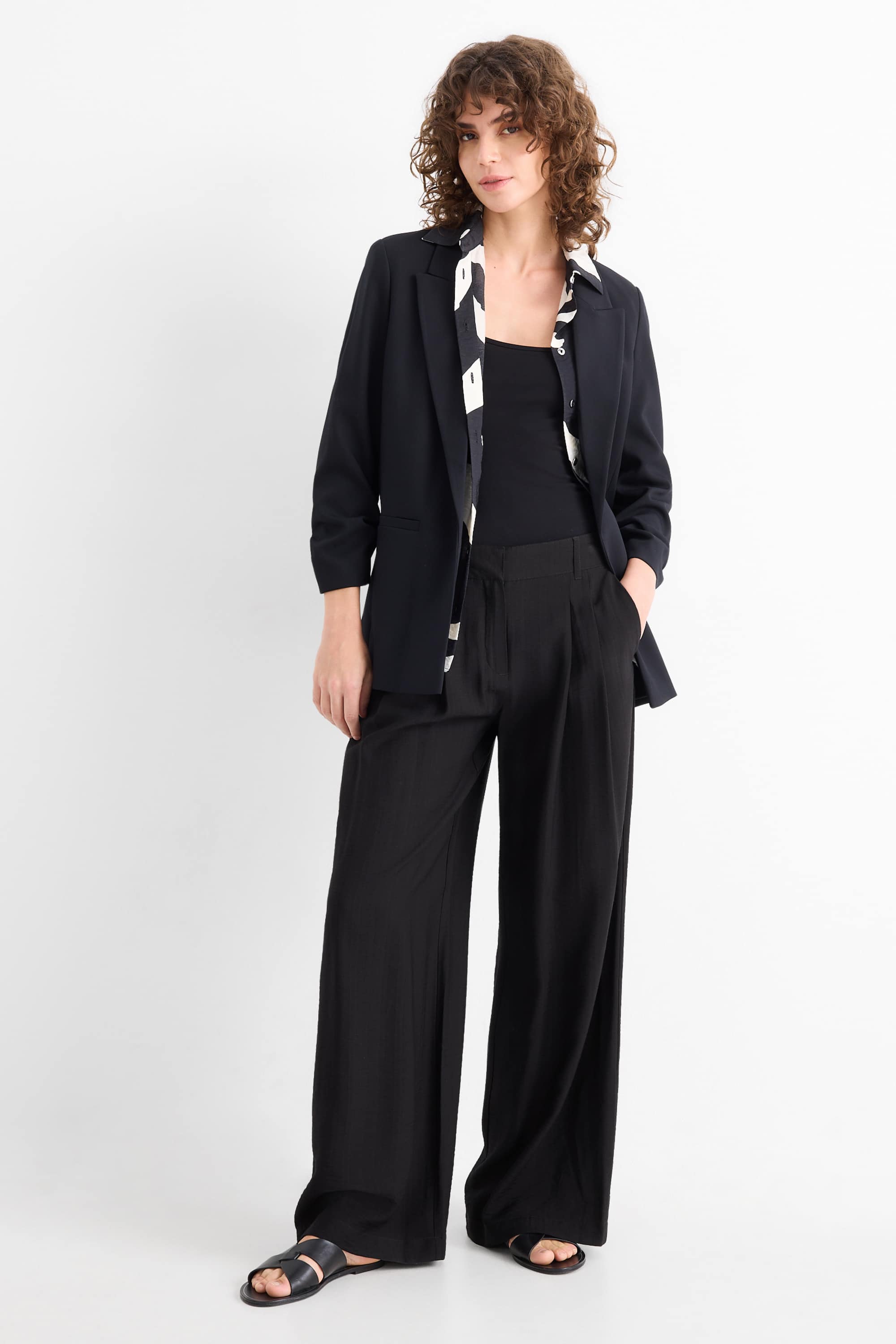 Cloth trousers - mid-rise waist - wide leg black