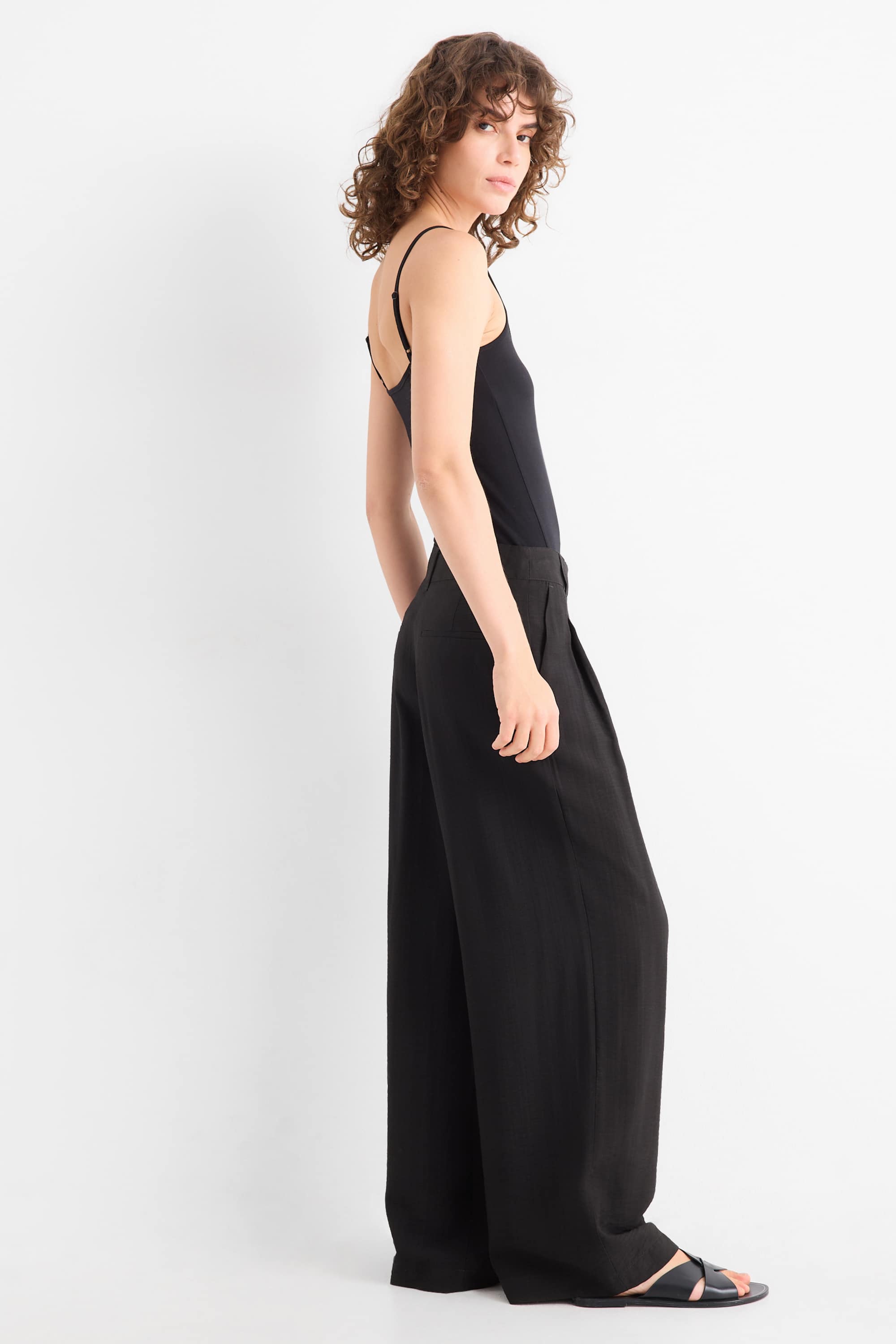 Cloth trousers - mid-rise waist - wide leg black