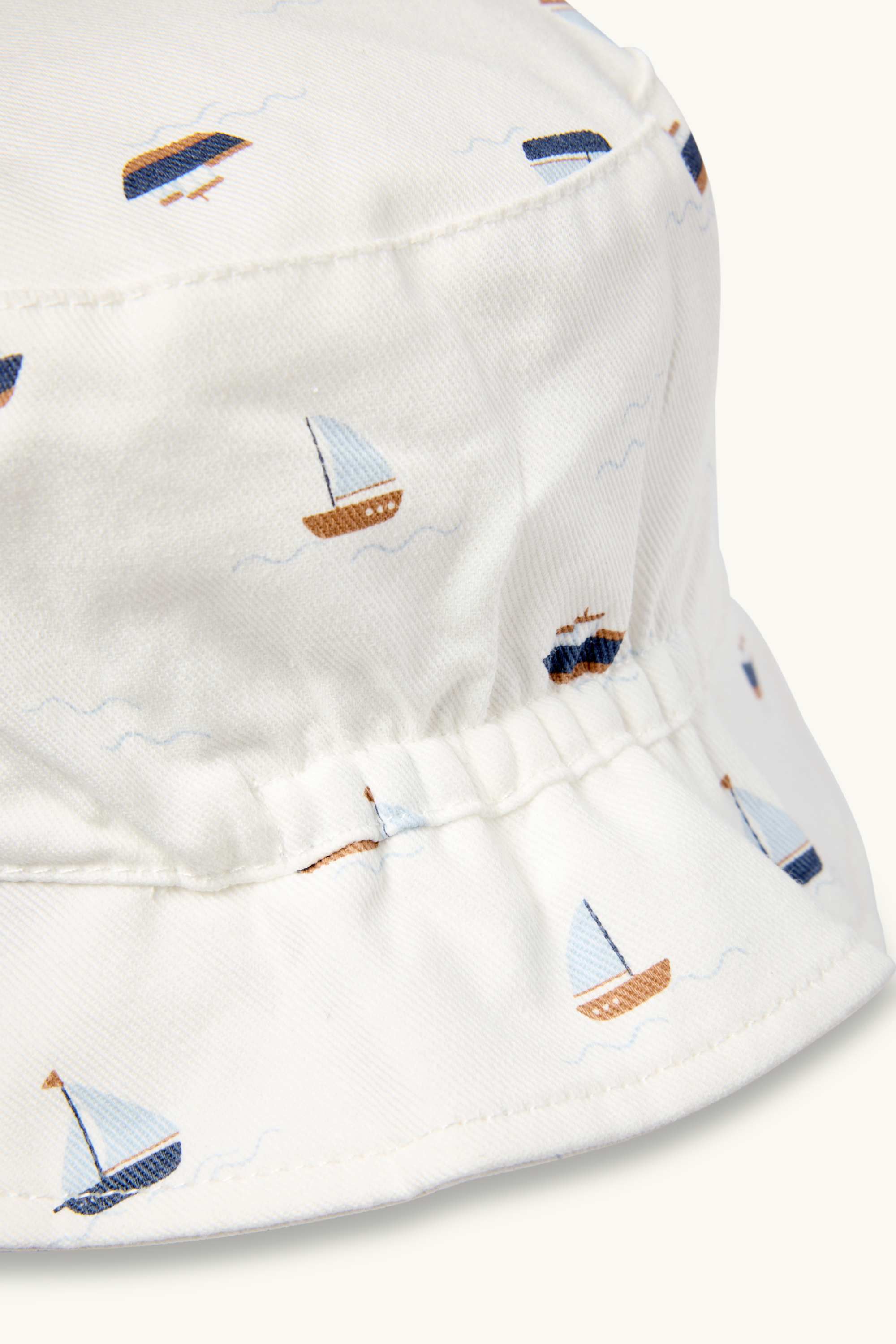 Sailing boat - baby hat white