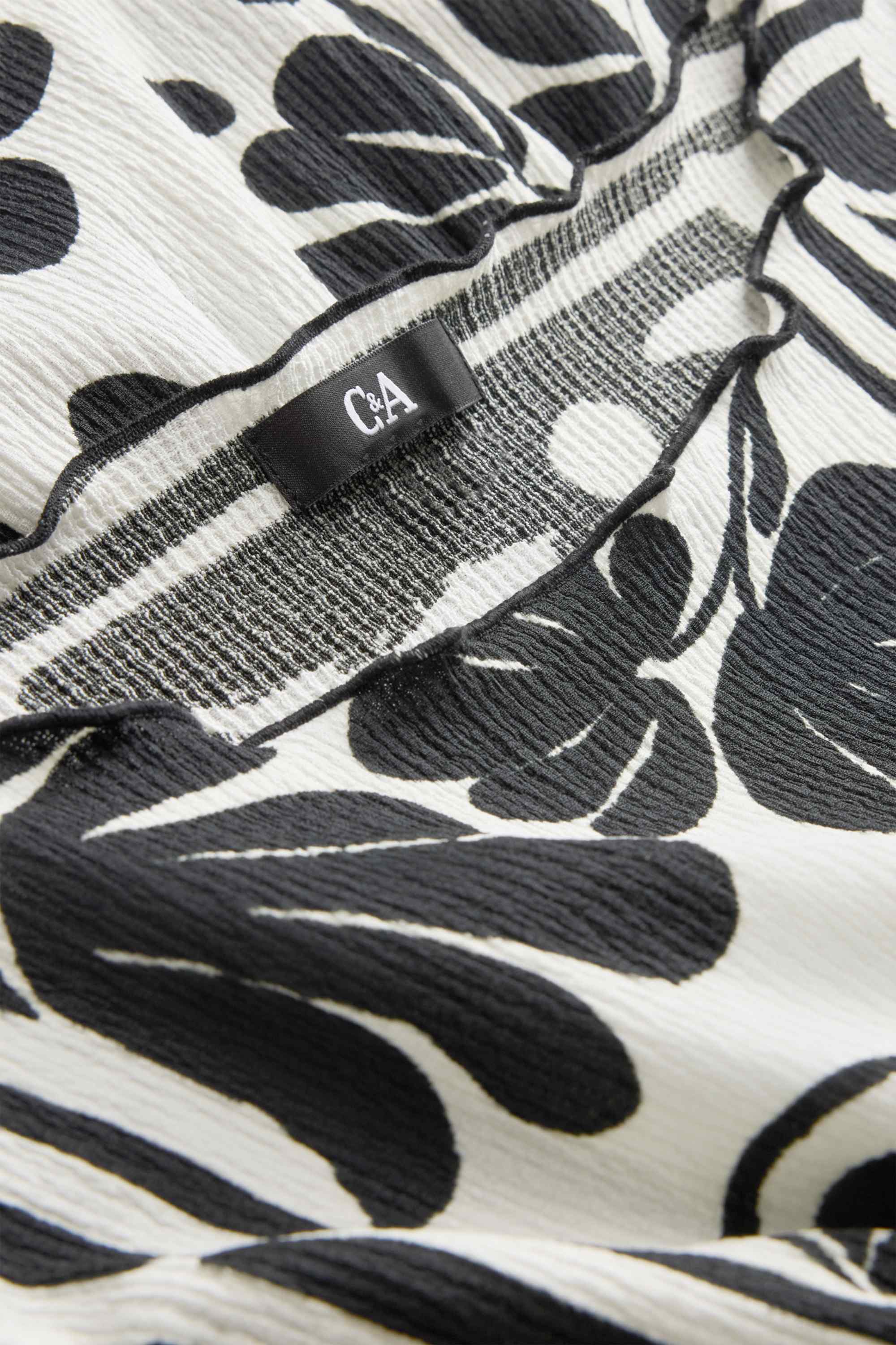 Top - floral - textured white / black