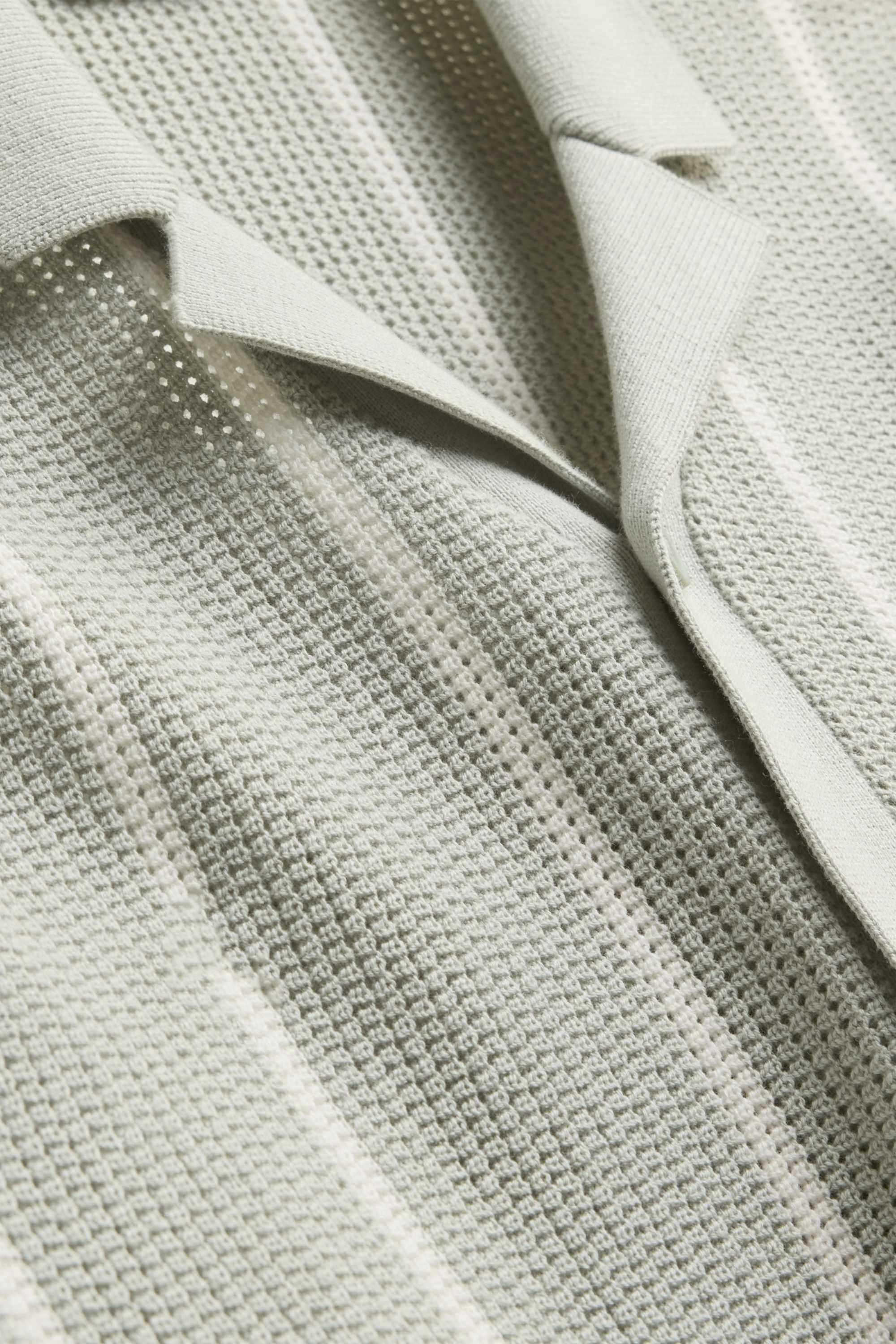 Knitted shirt - regular fit - lapel collar - striped light green