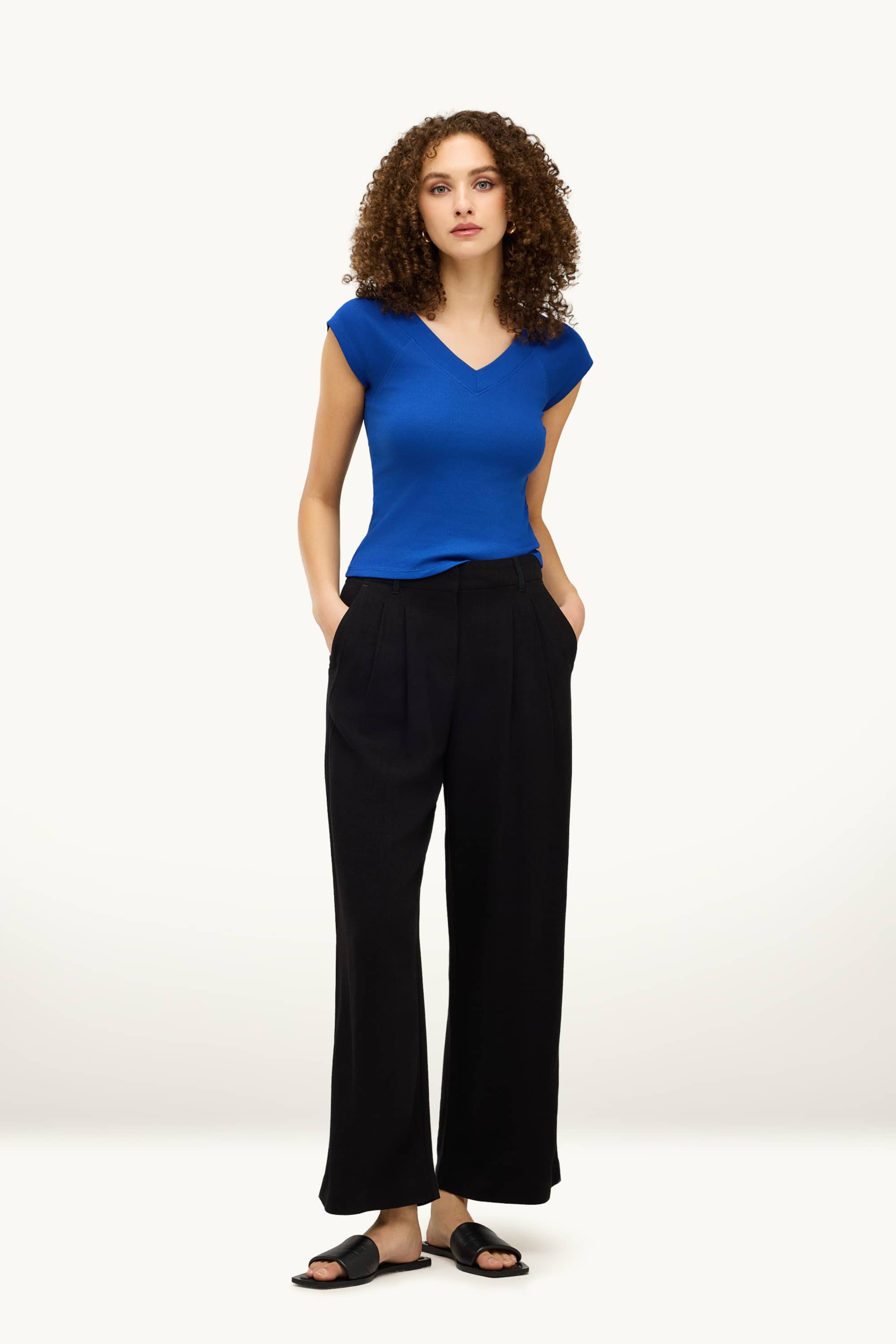 V-neck T-shirt - slim fit blue