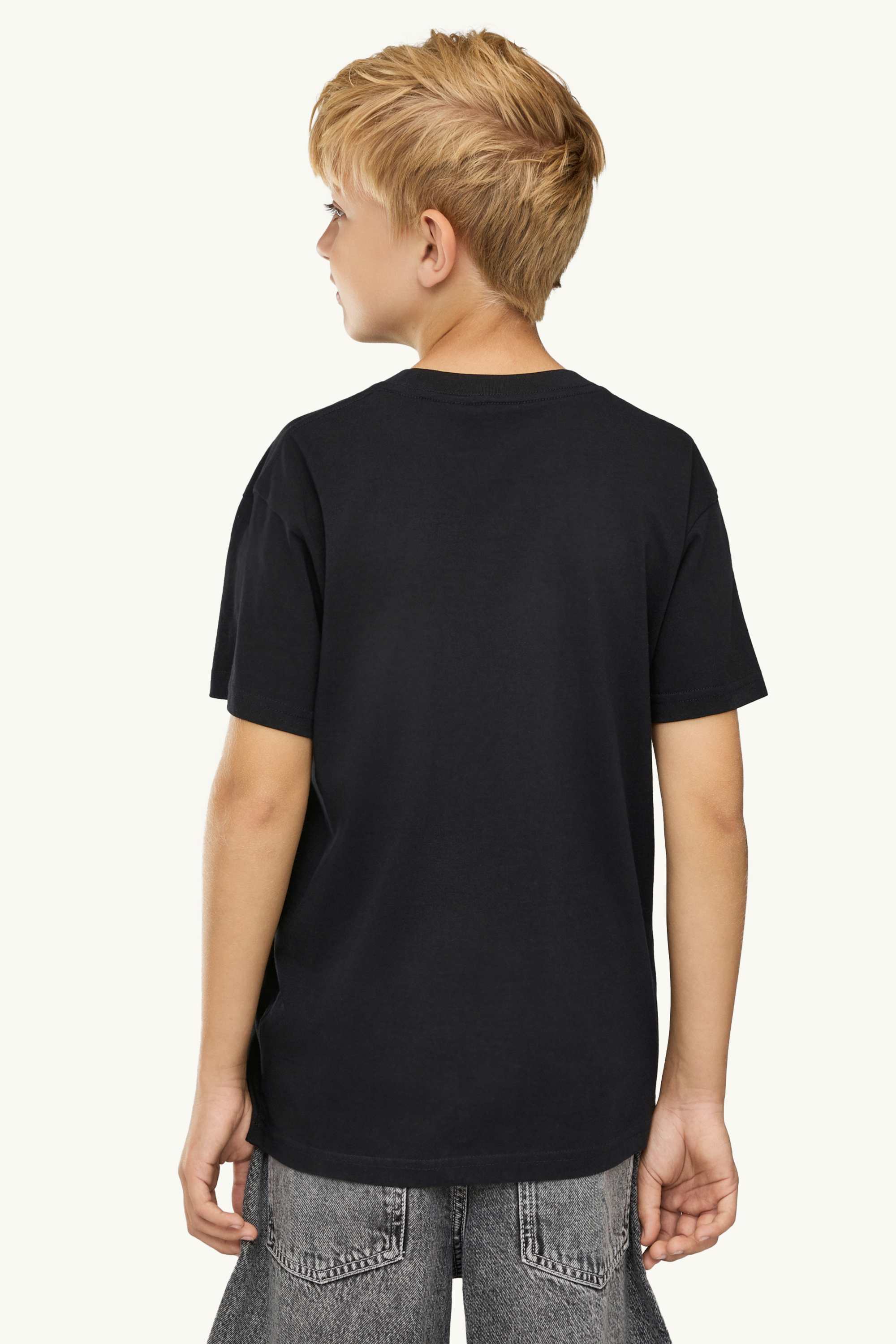 Football - short sleeve T-shirt black