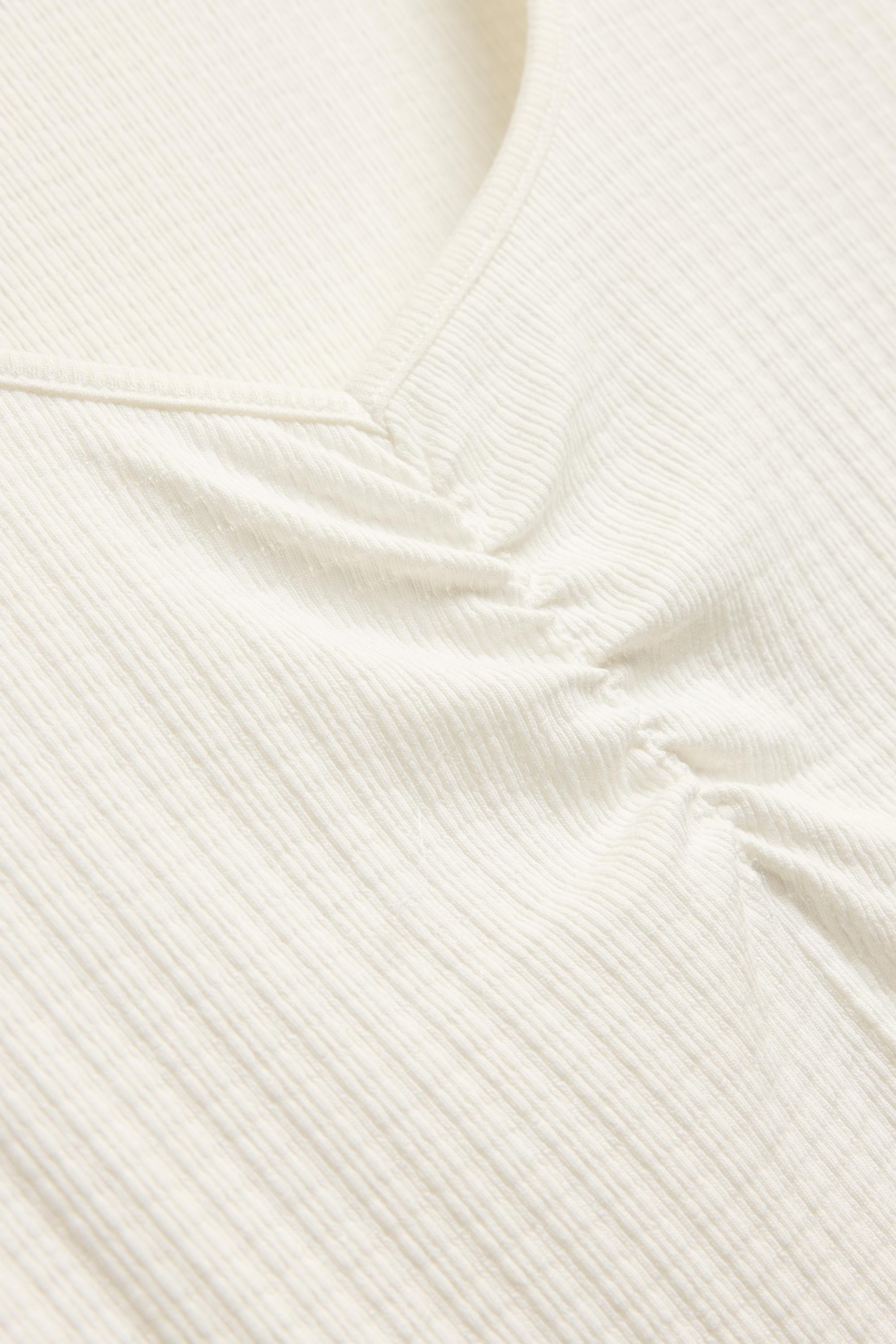 V-neck T-shirt - ribbed white