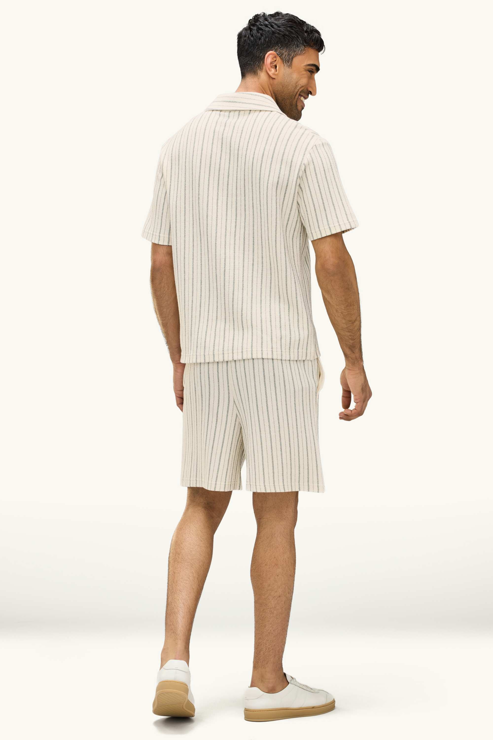 Knitted shorts - striped creme