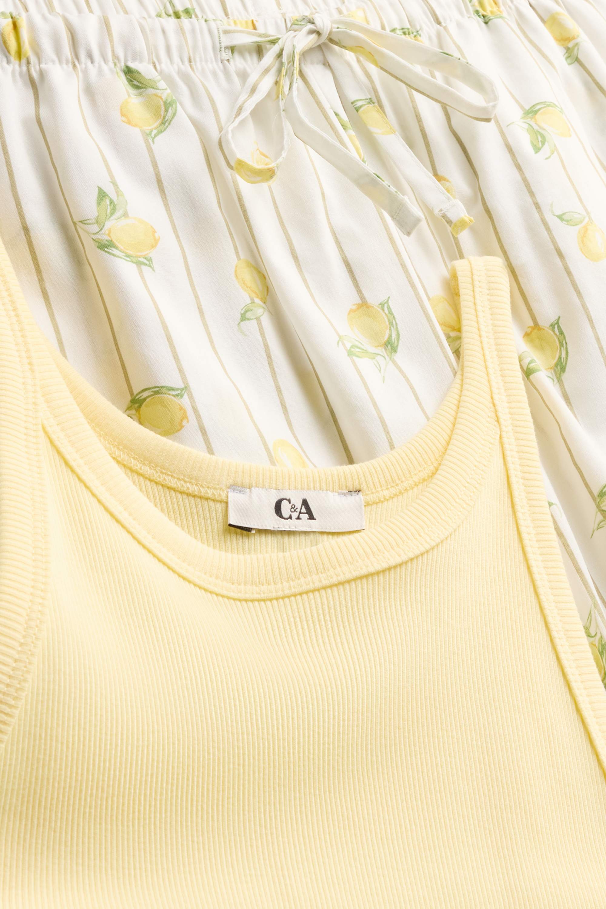 Pyjamas - patterned yellow