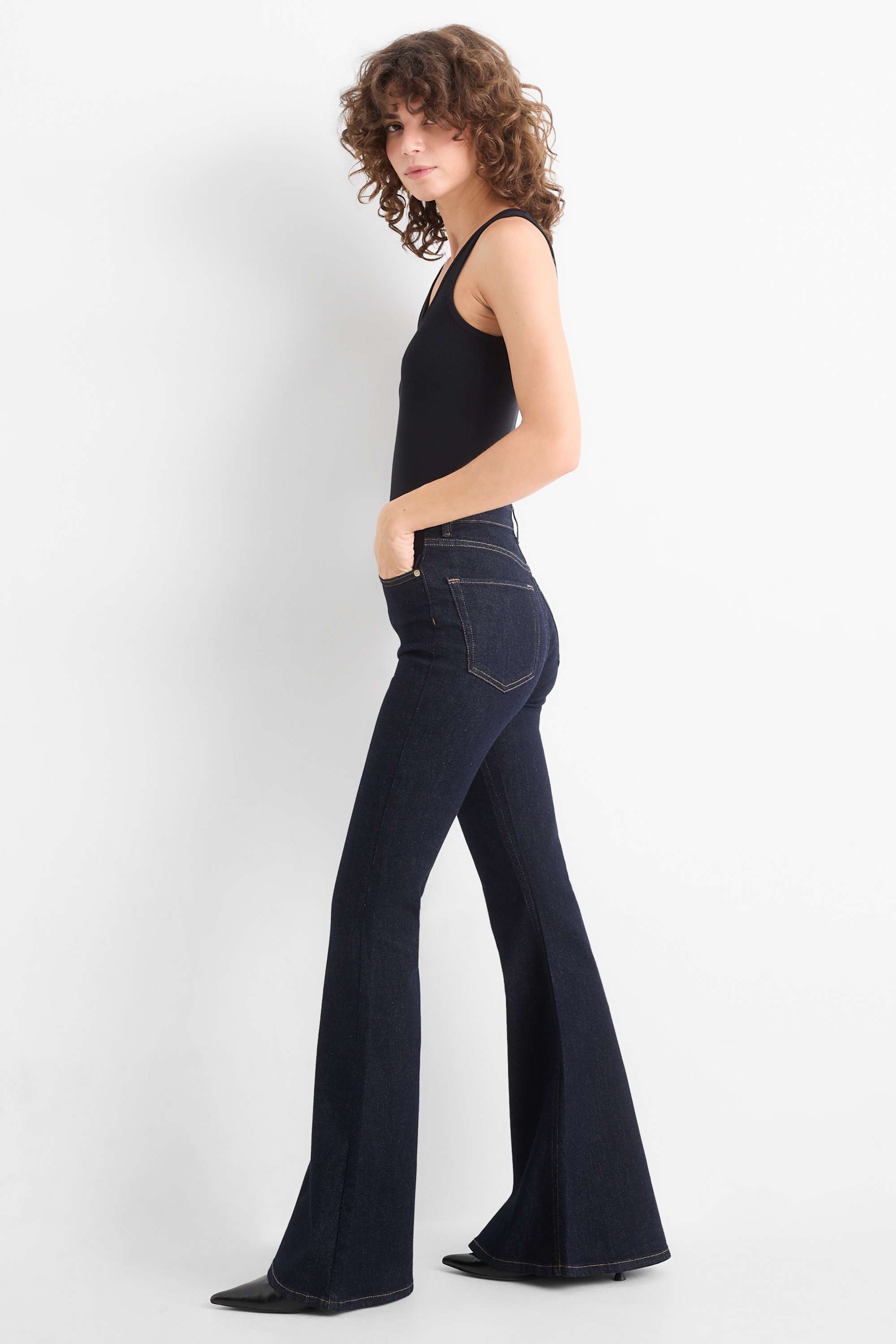 Flared jeans - high waist dark blue