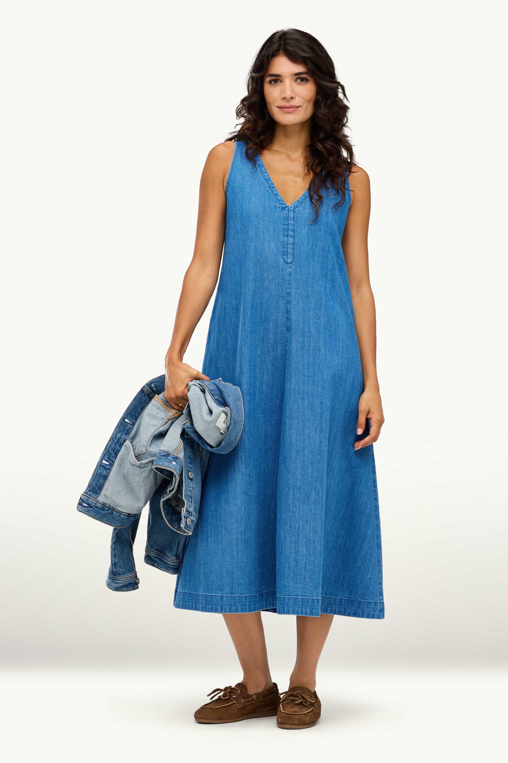 Denim dress with V-neck blue denim