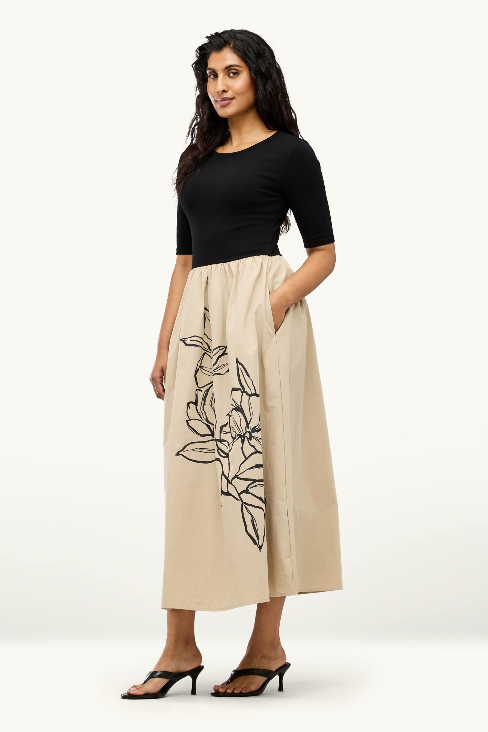 Fit & flare dress beige