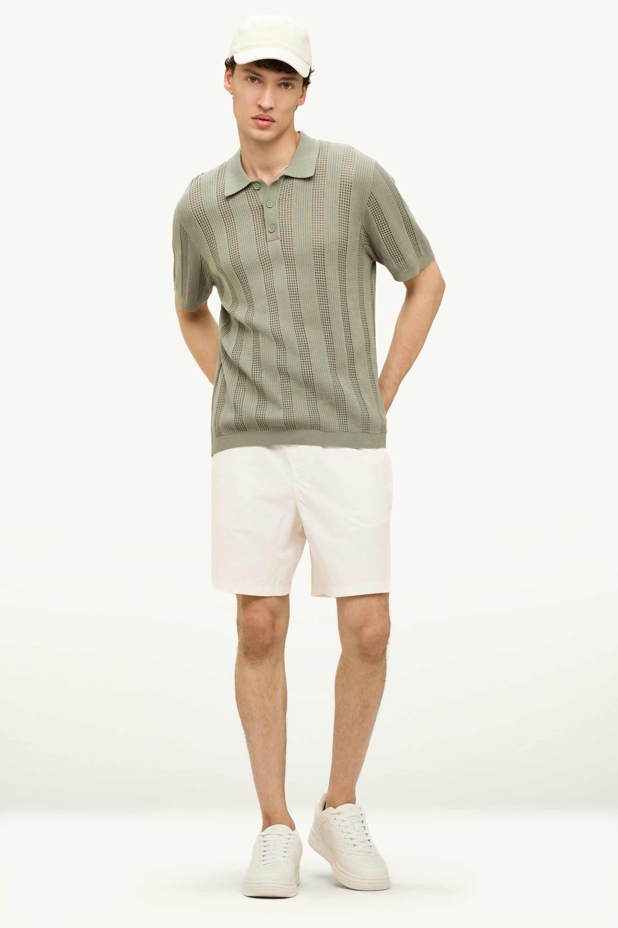 Shorts white