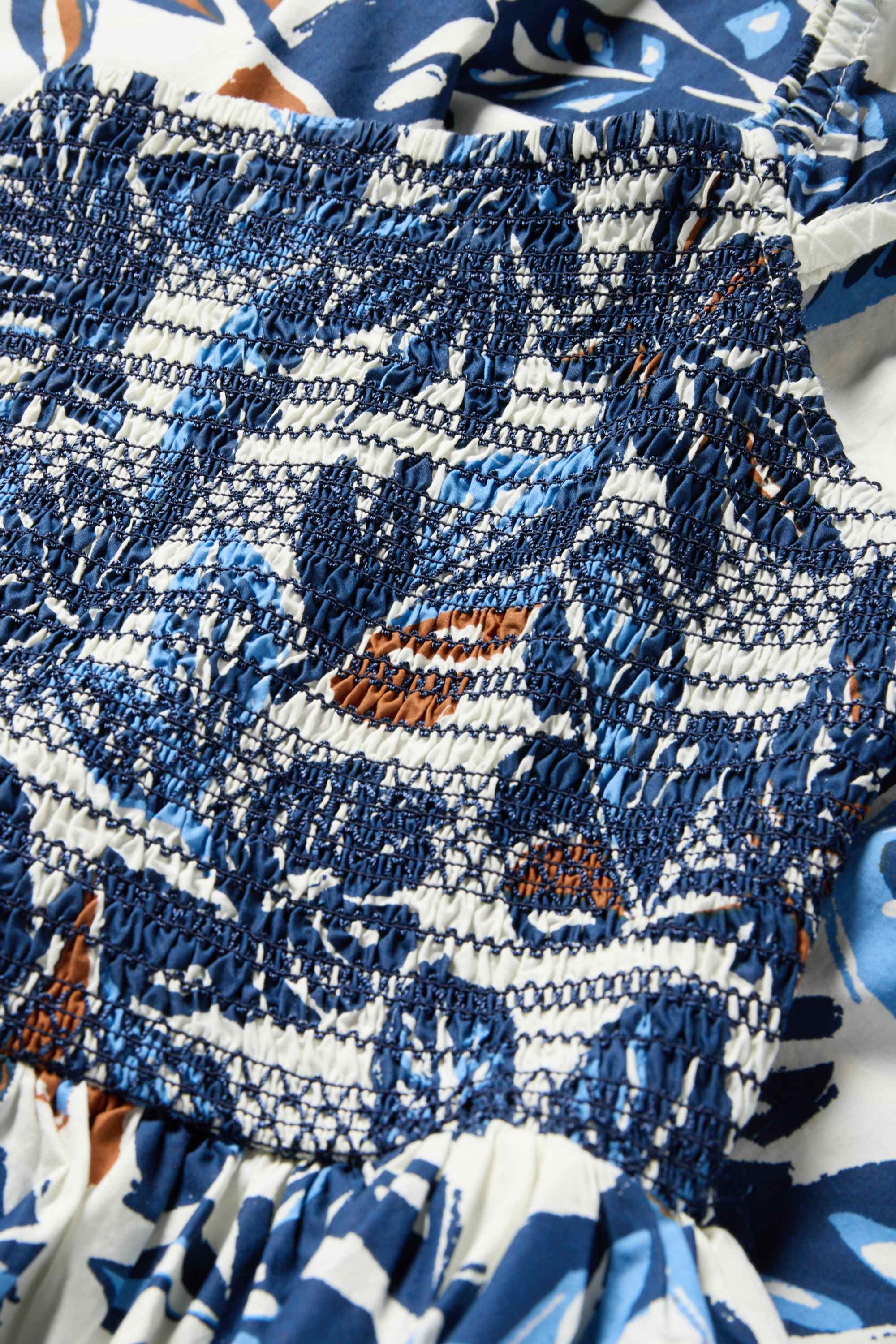 Dress - patterned - smocked dark blue / creme white