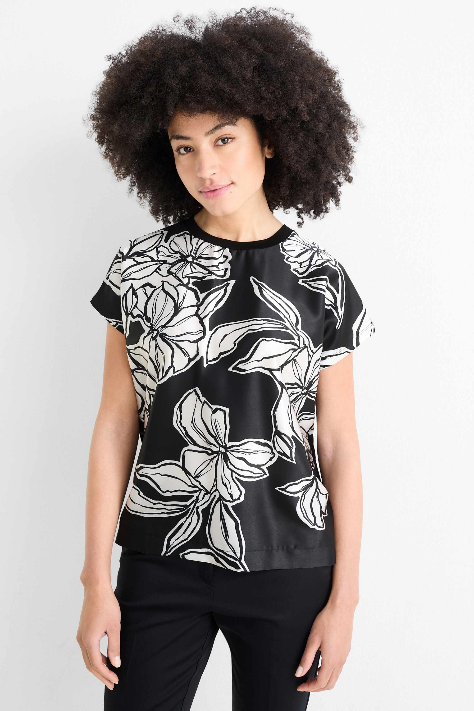 T-shirt - regular fit - floral black / white