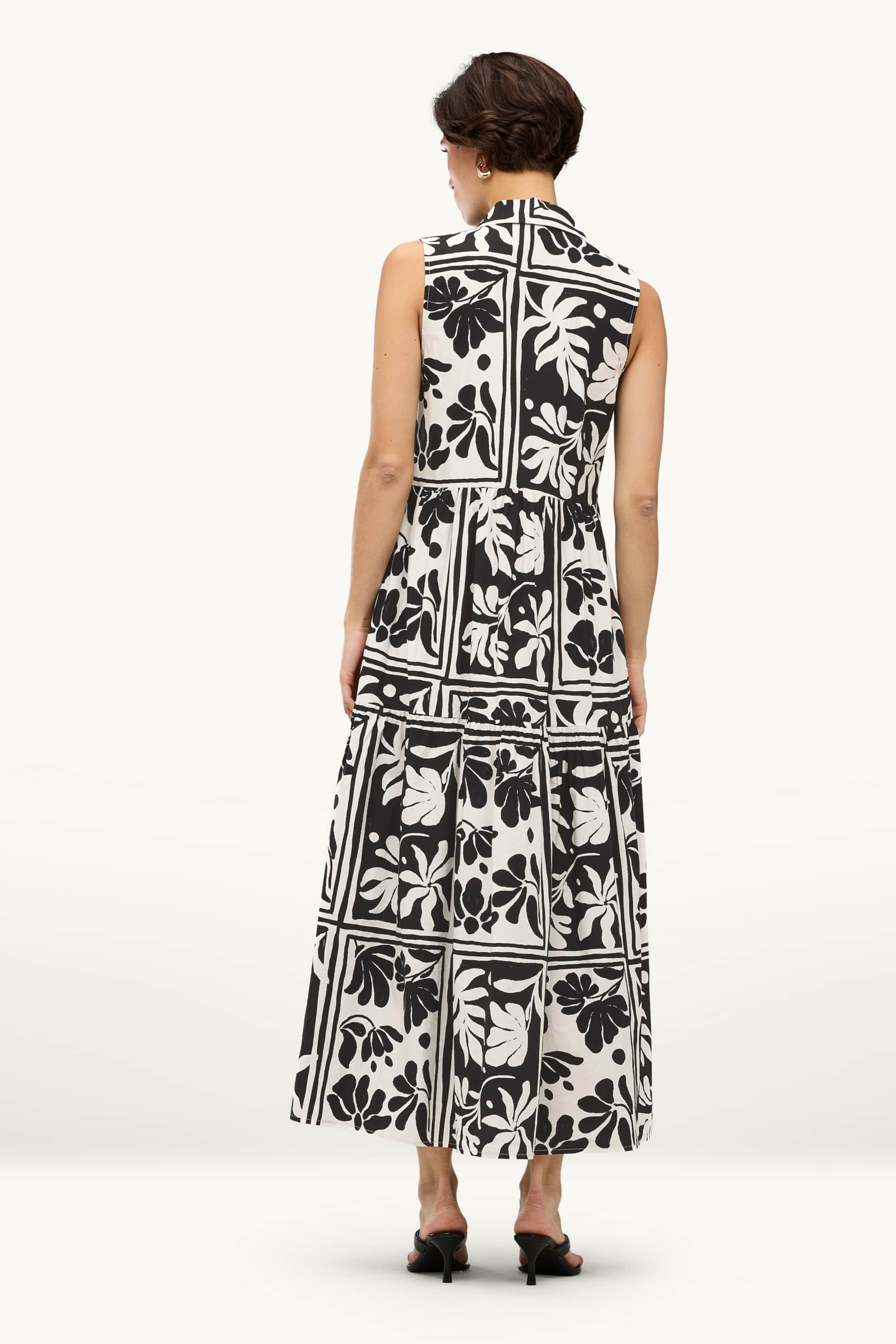 Dress black / white