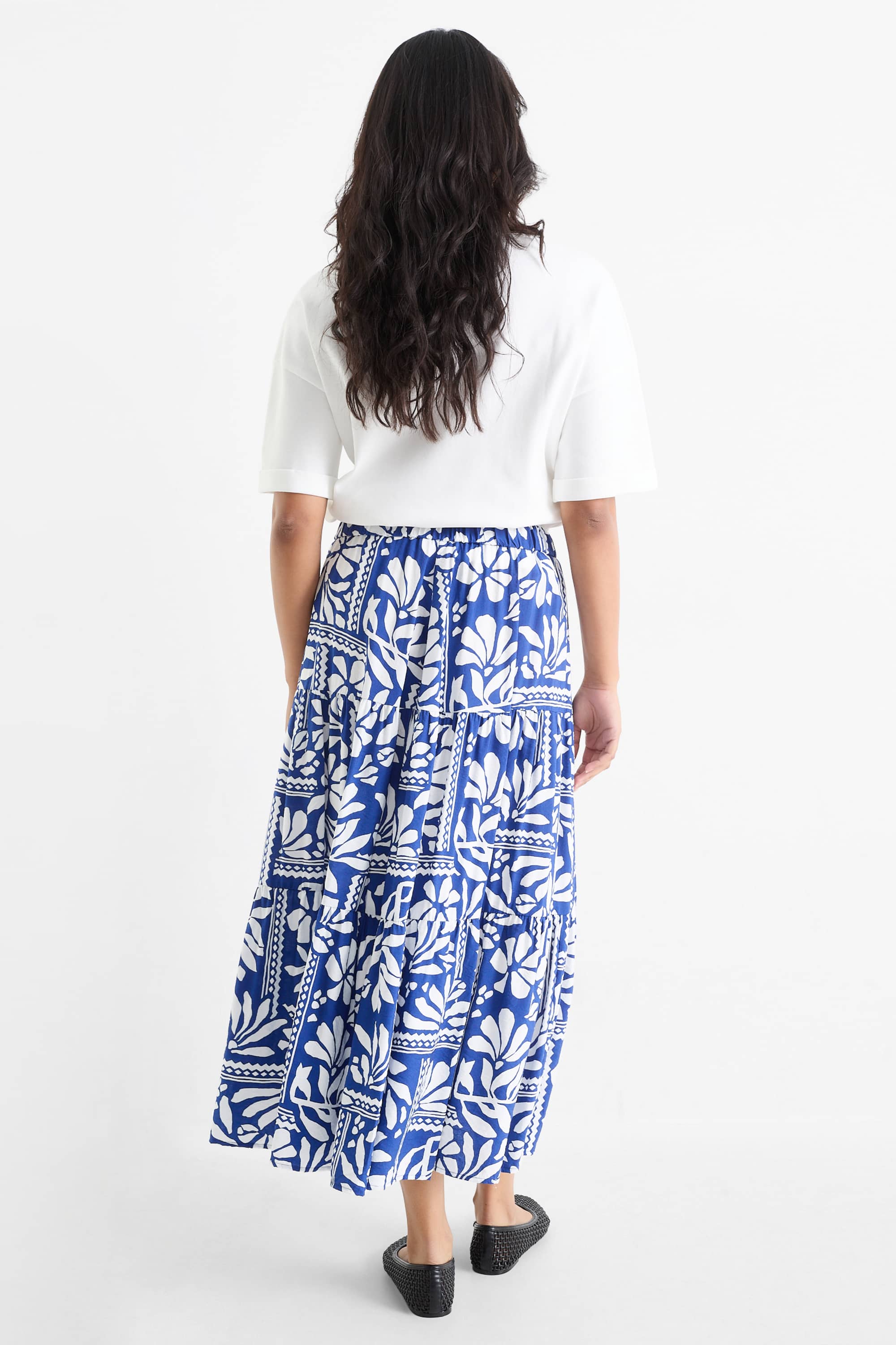 Skirt - patterned white / blue