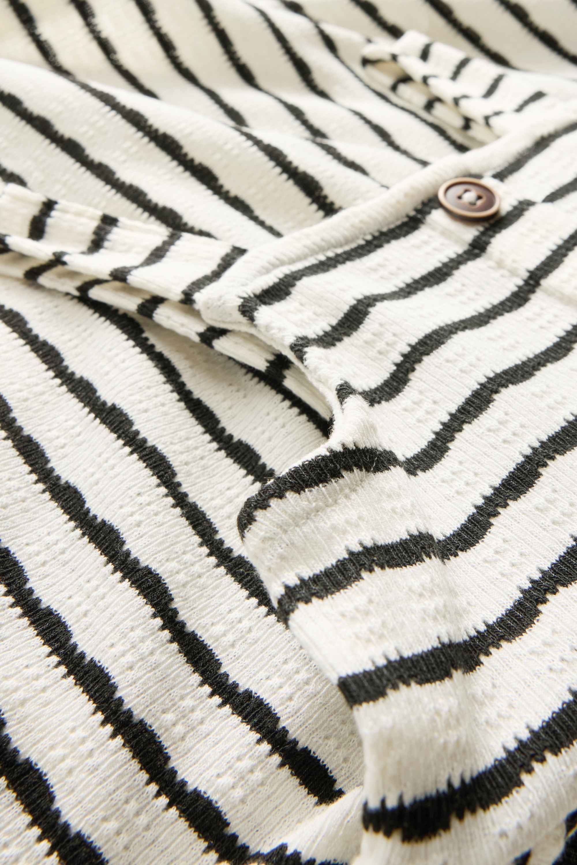 Knitted dress - striped white / black