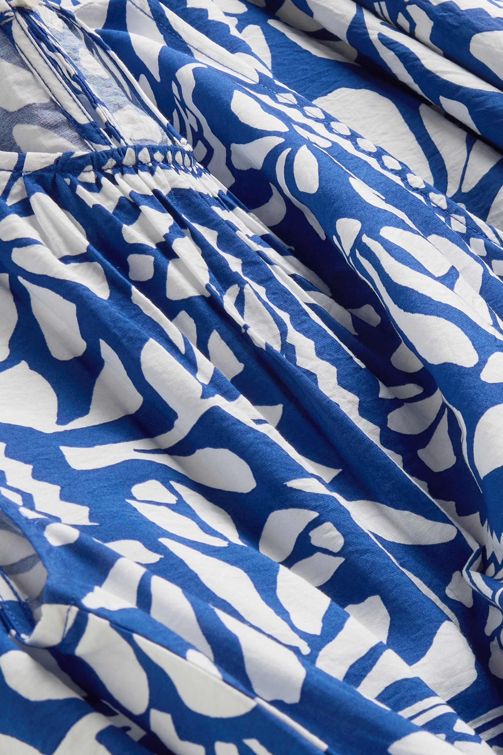 Fit & flare dress - patterned blue / white