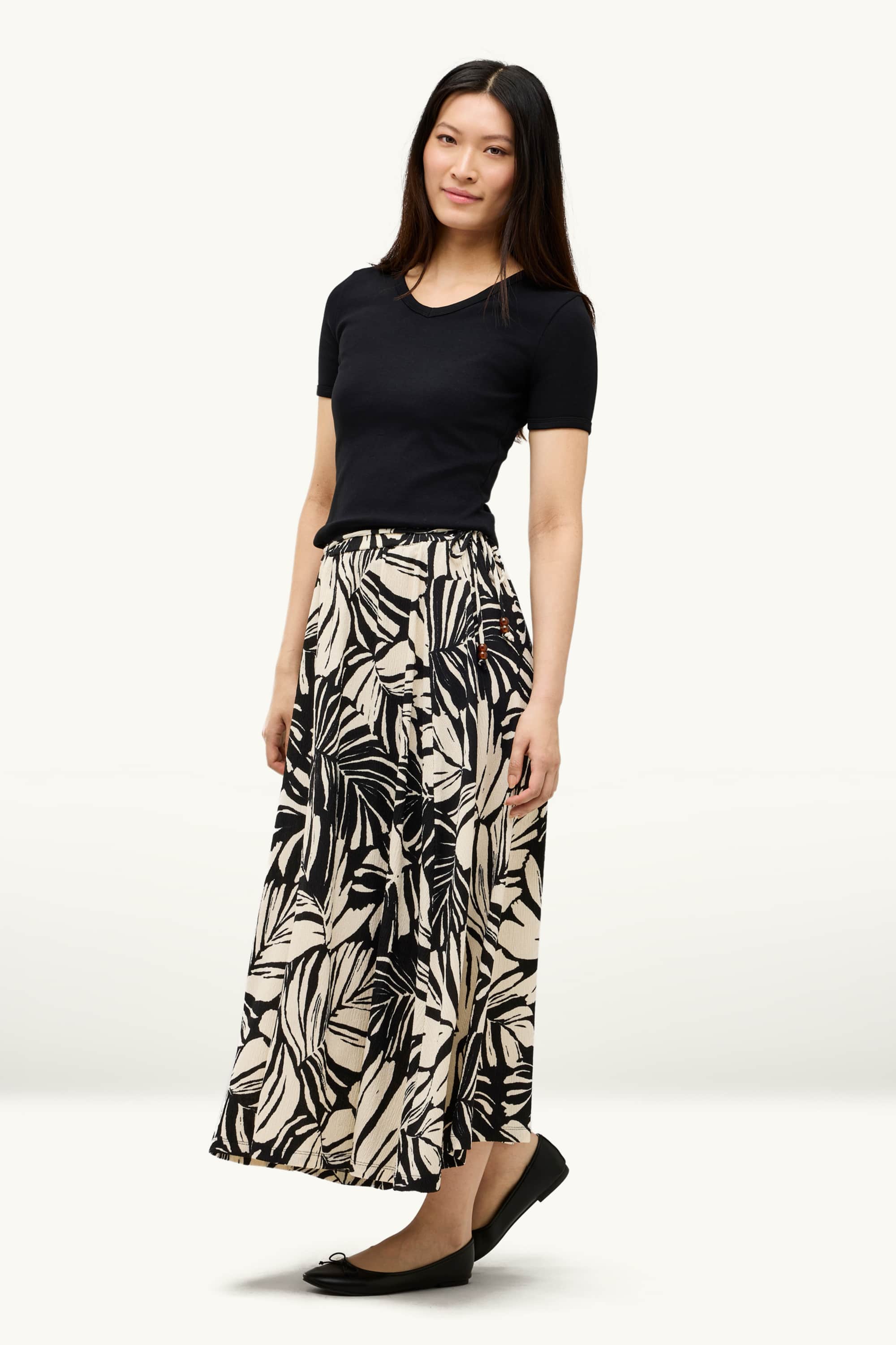 Skirt - patterned white / black