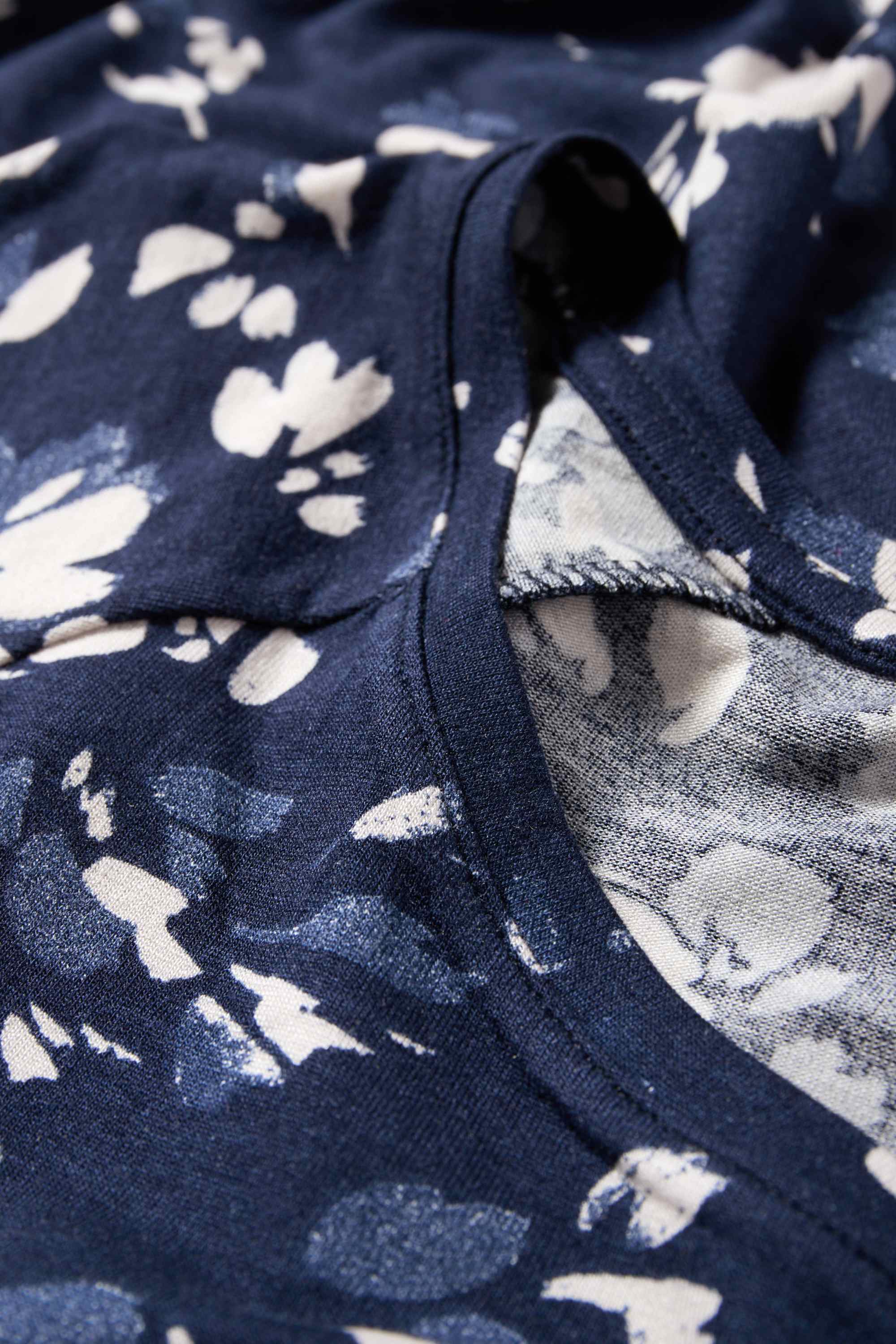 T-shirt - floral dark blue