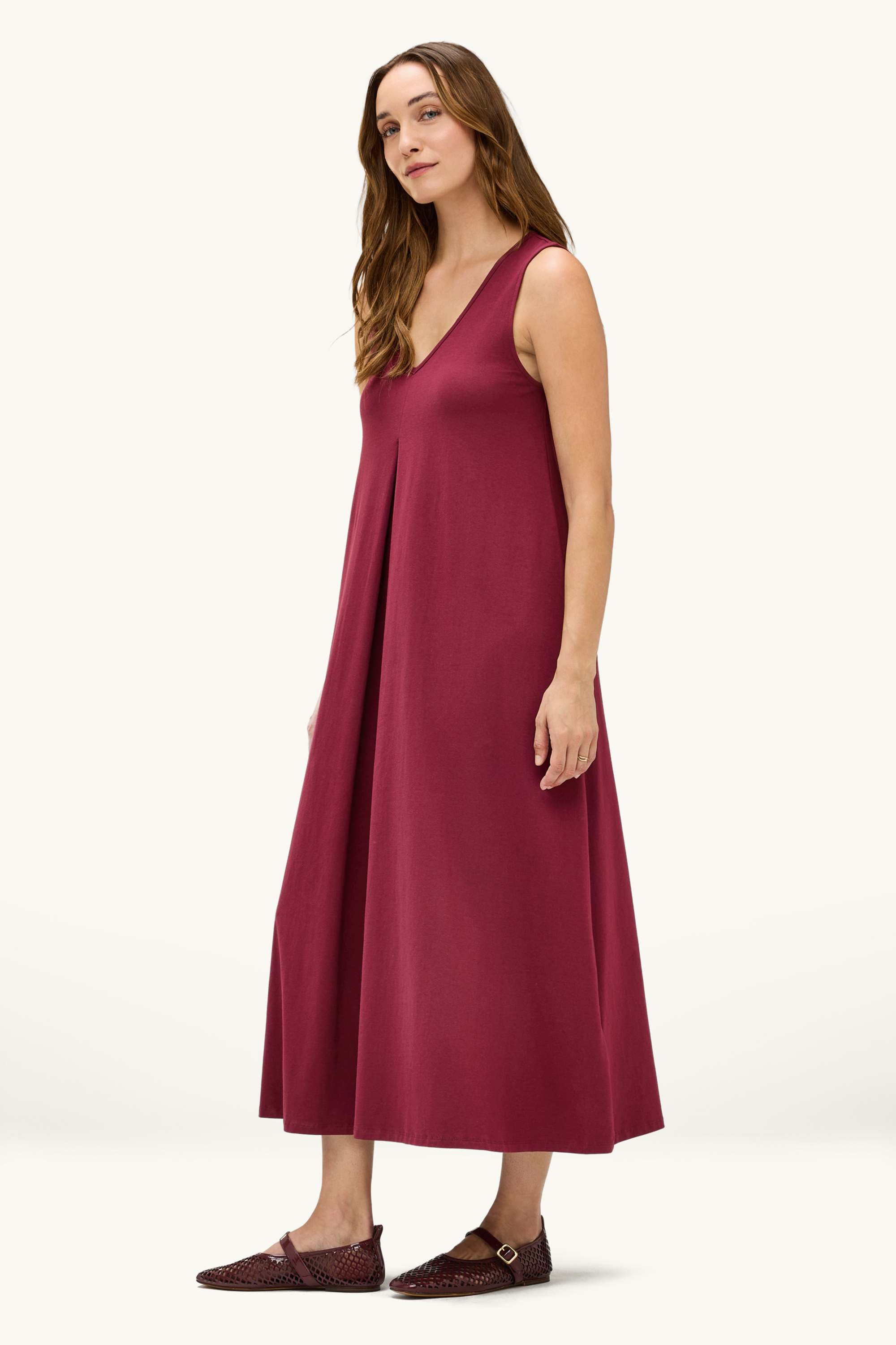 V-neck A-line dress dark red