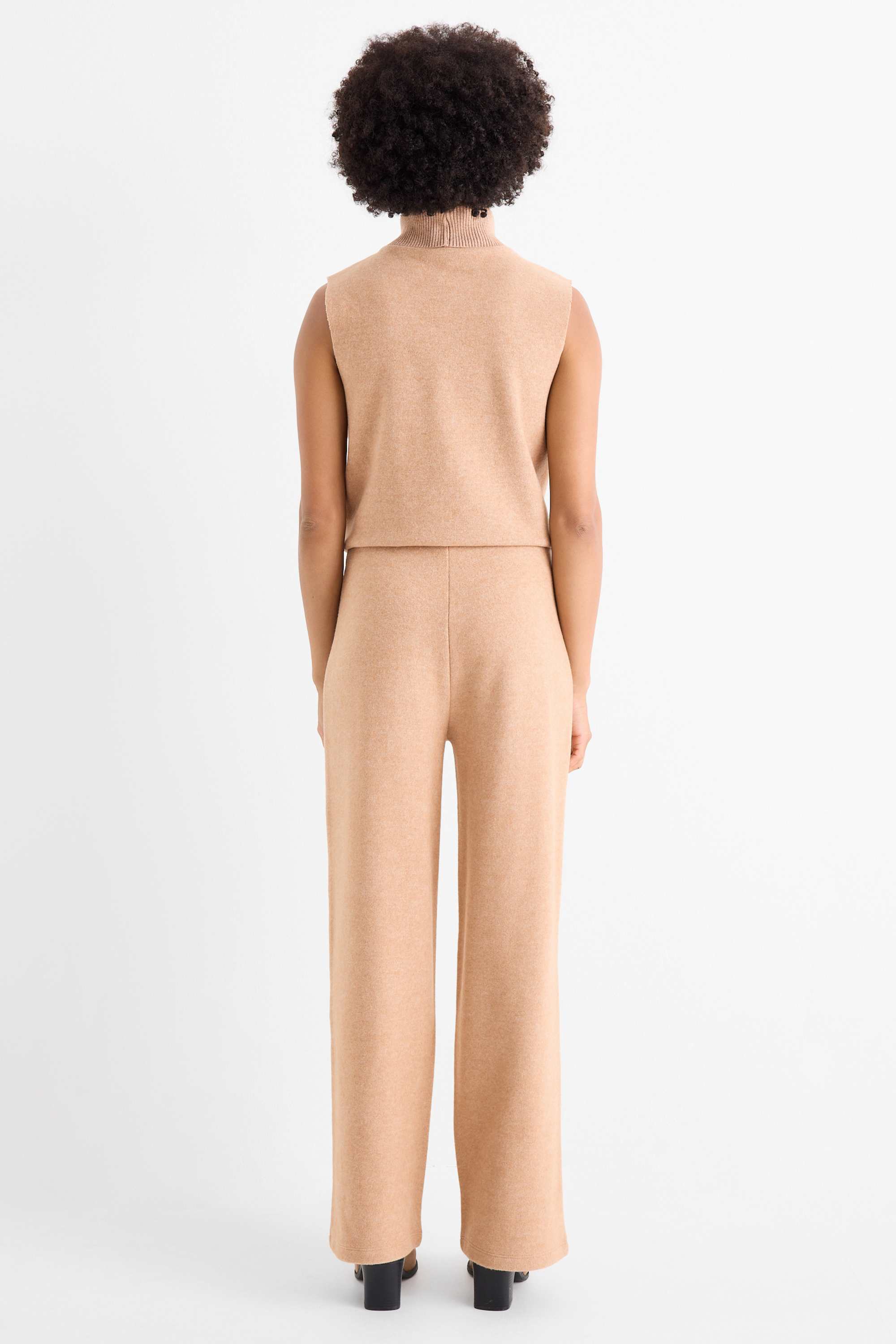Knitted trousers - mid-rise waist - regular fit light brown