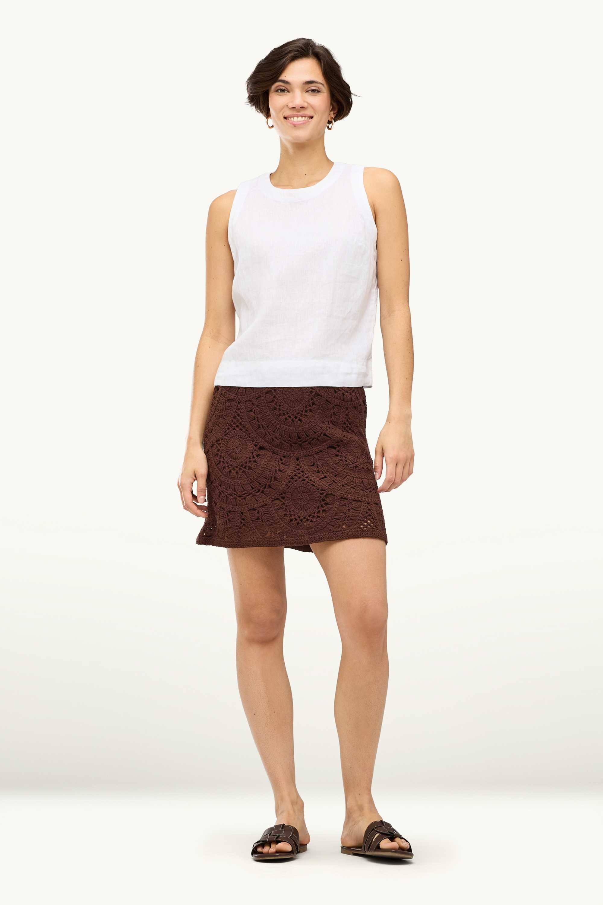 Crocheted miniskirt - textured dark brown