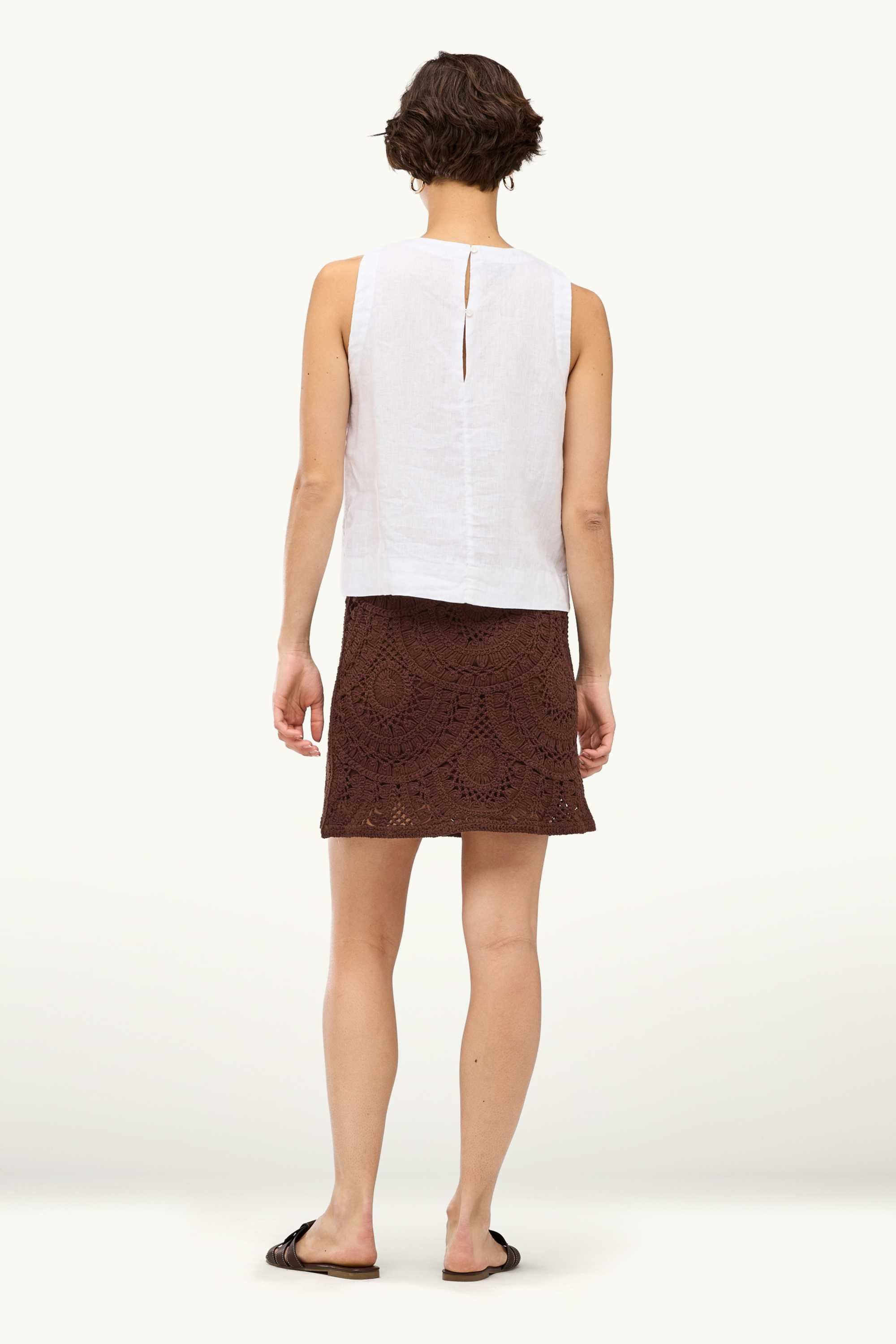 Crocheted miniskirt - textured dark brown