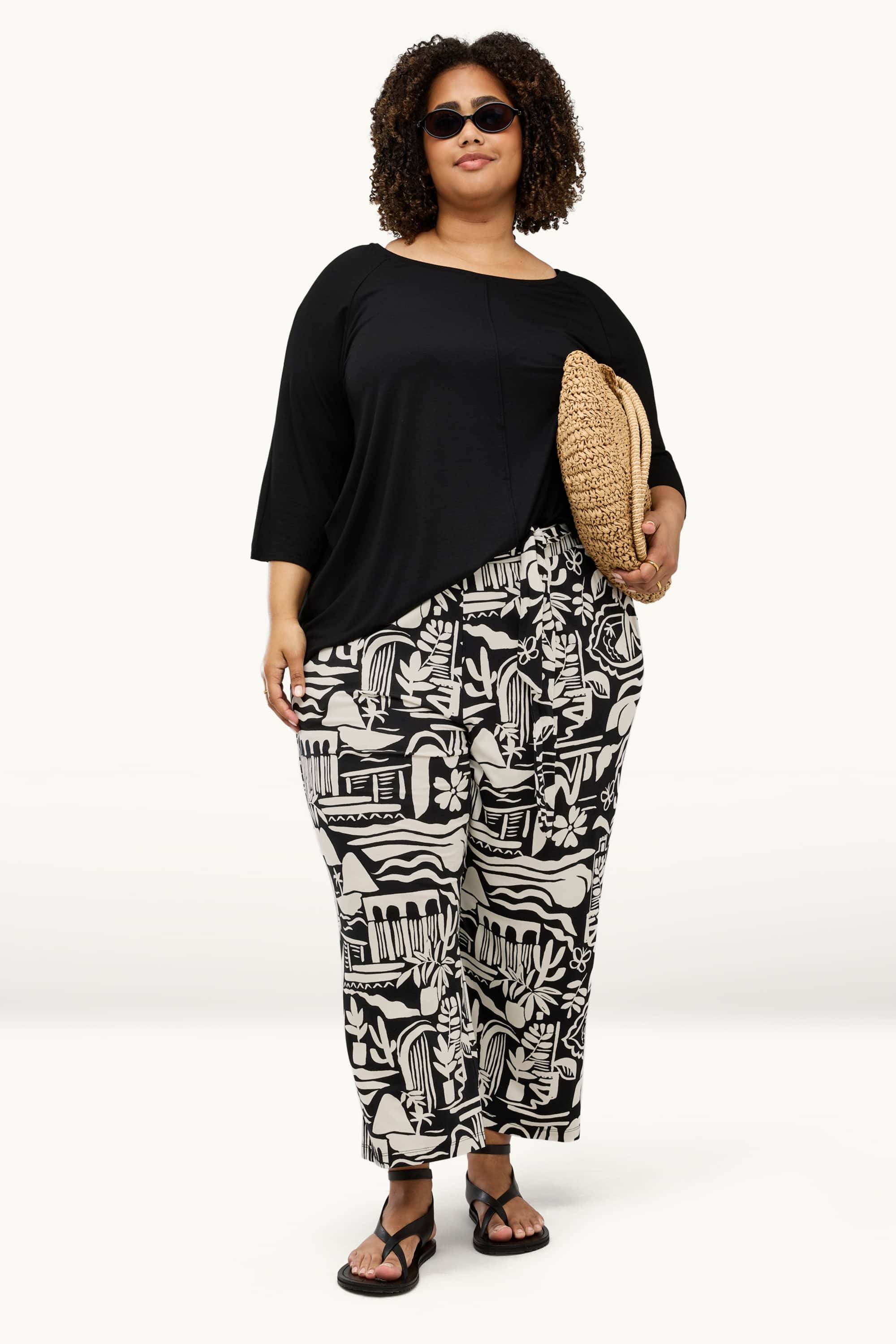 Cloth trousers - mid-rise waist - wide leg - patterned white / black