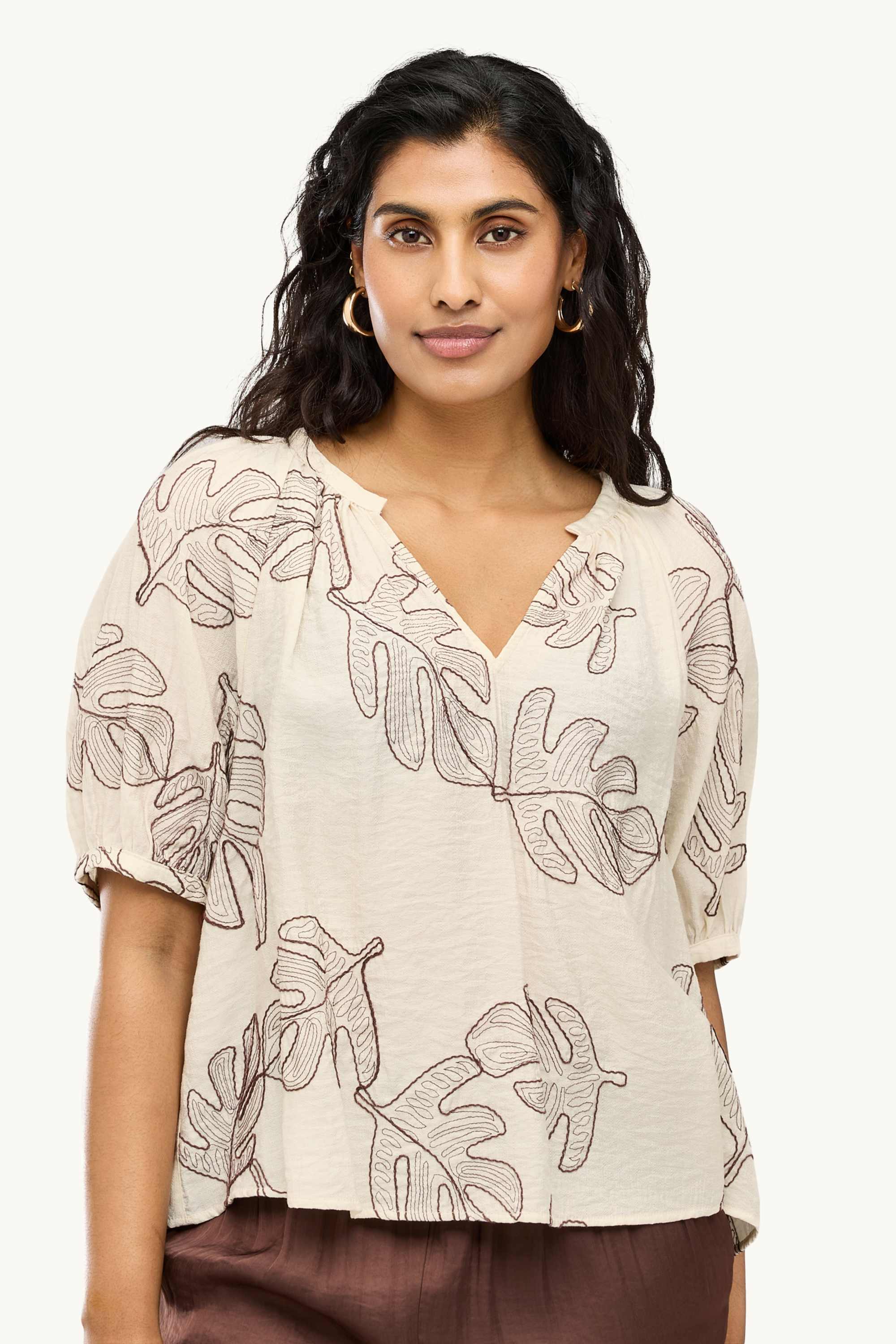 V-neck blouse - patterned creme