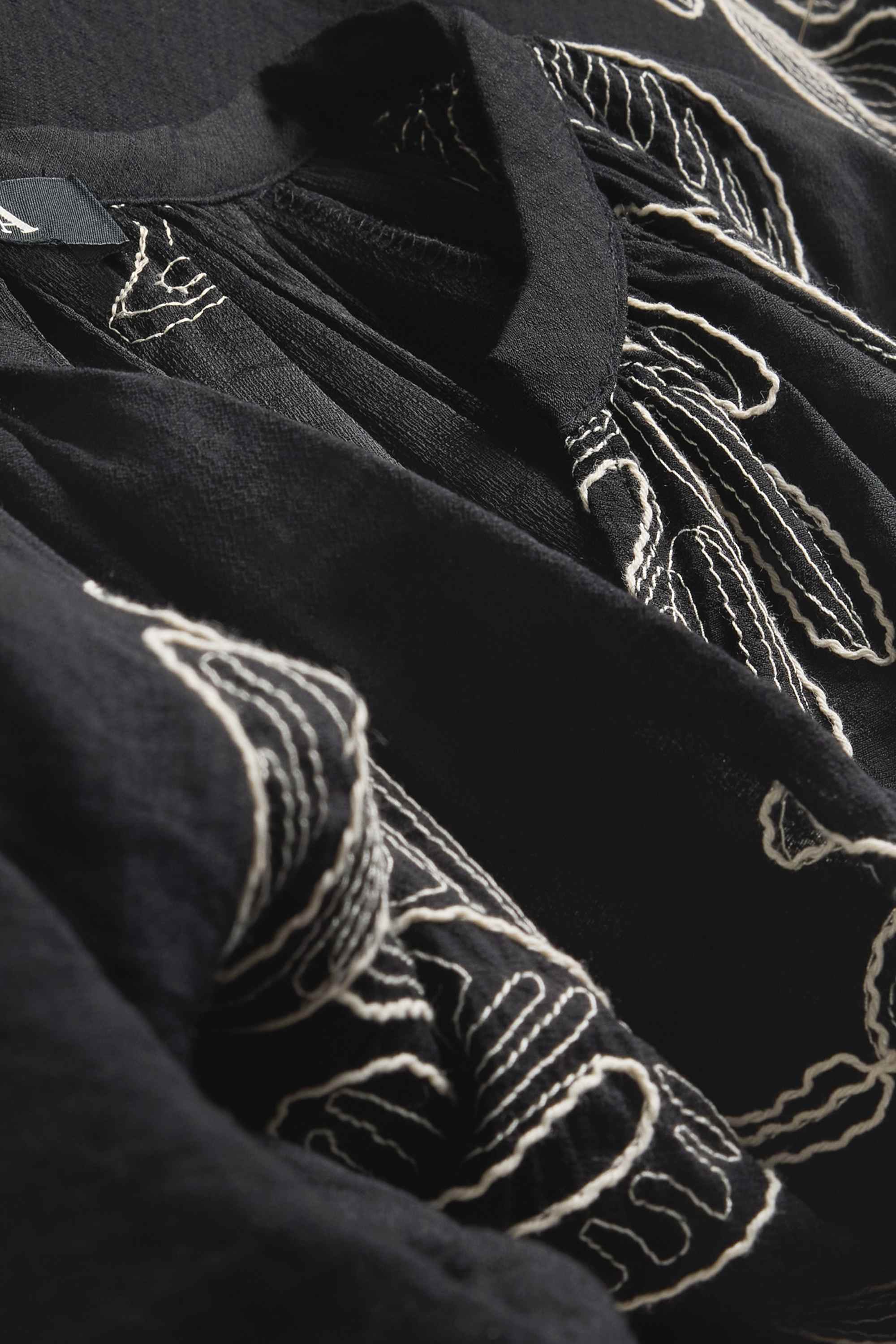 V-neck blouse - patterned black