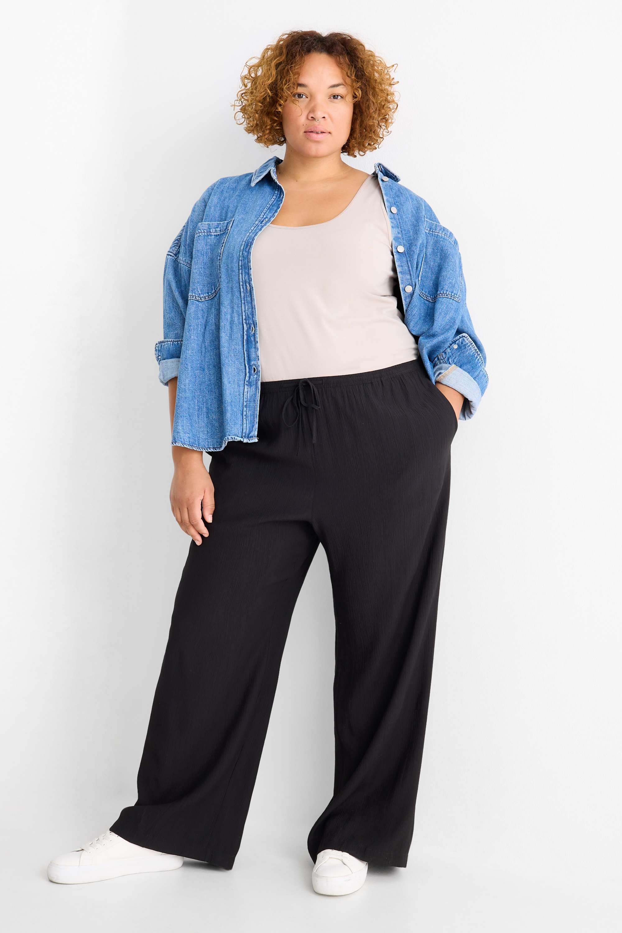 Cloth trousers - mid-rise waist - wide leg black