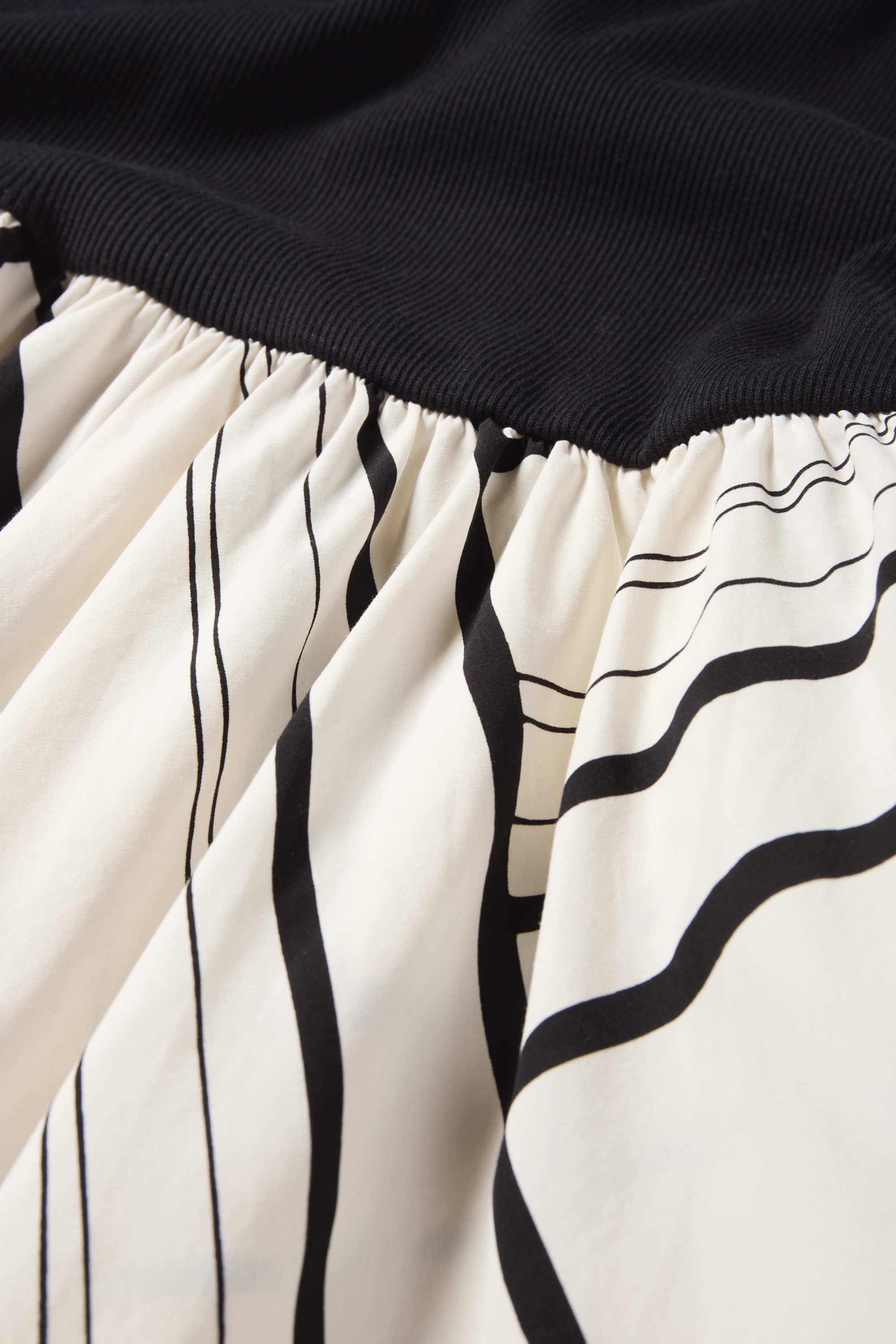 Fit & flare dress black / beige