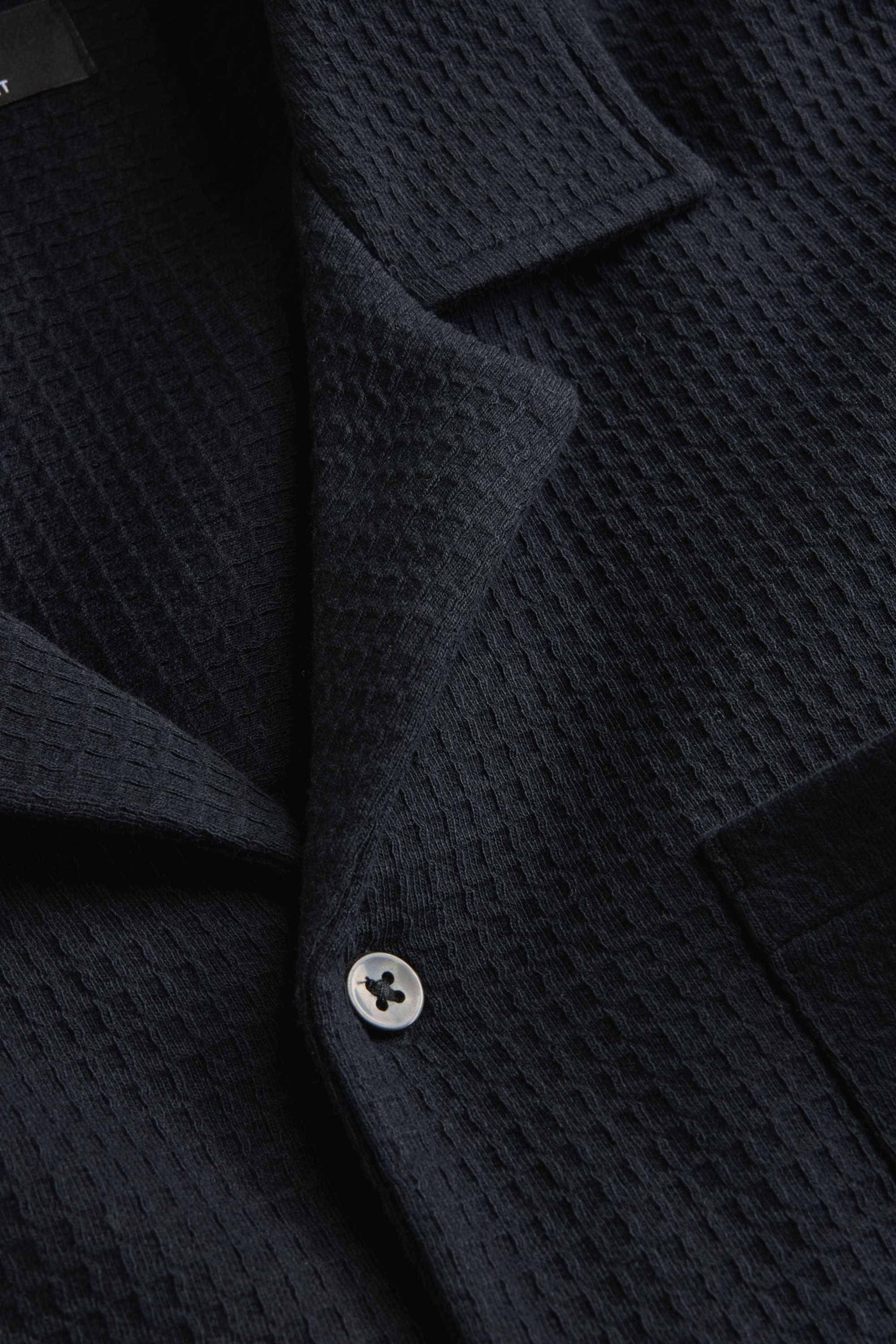 Shirt - relaxed fit - lapel collar - textured black