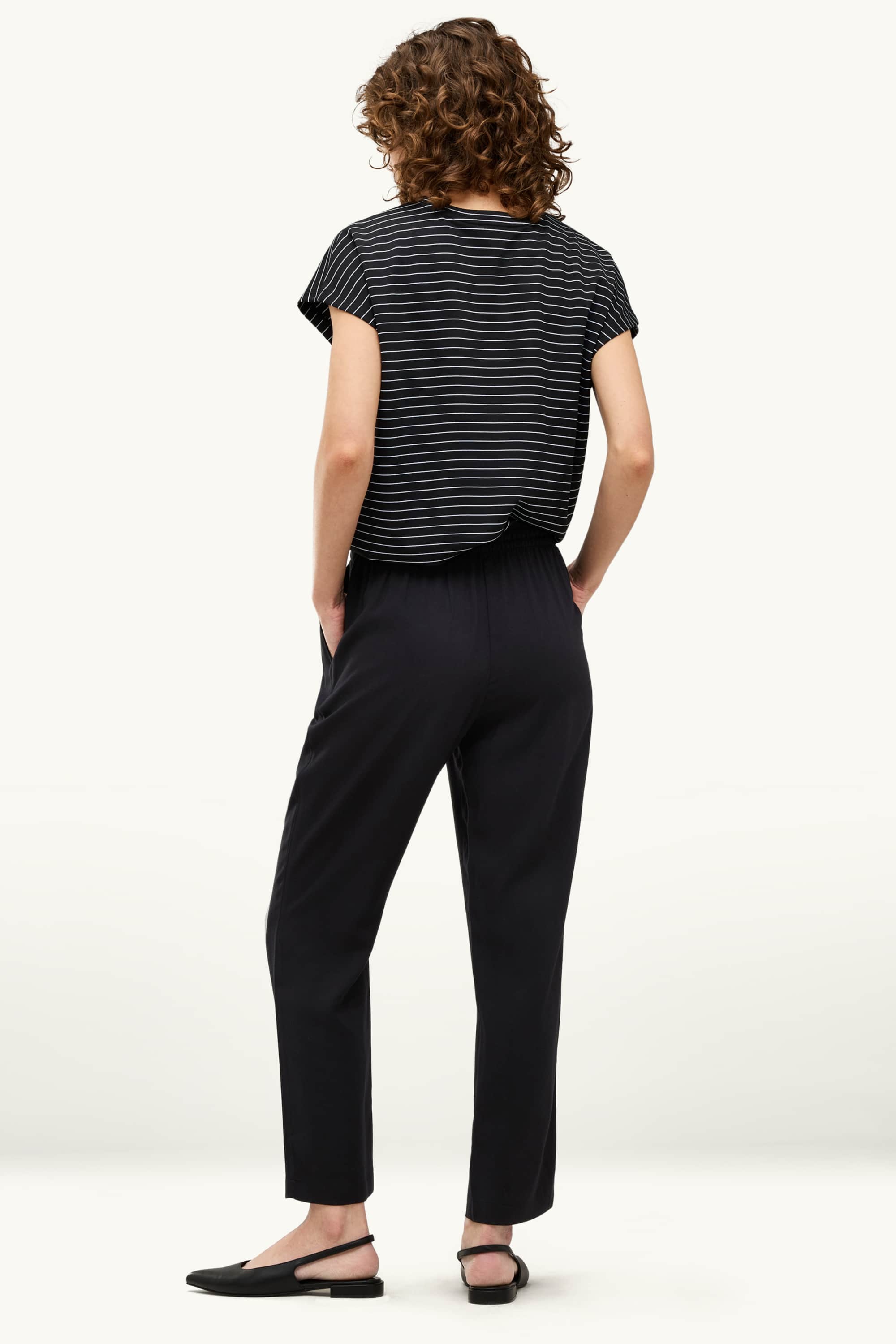 Cloth trousers - mid-rise waist - tapered fit black