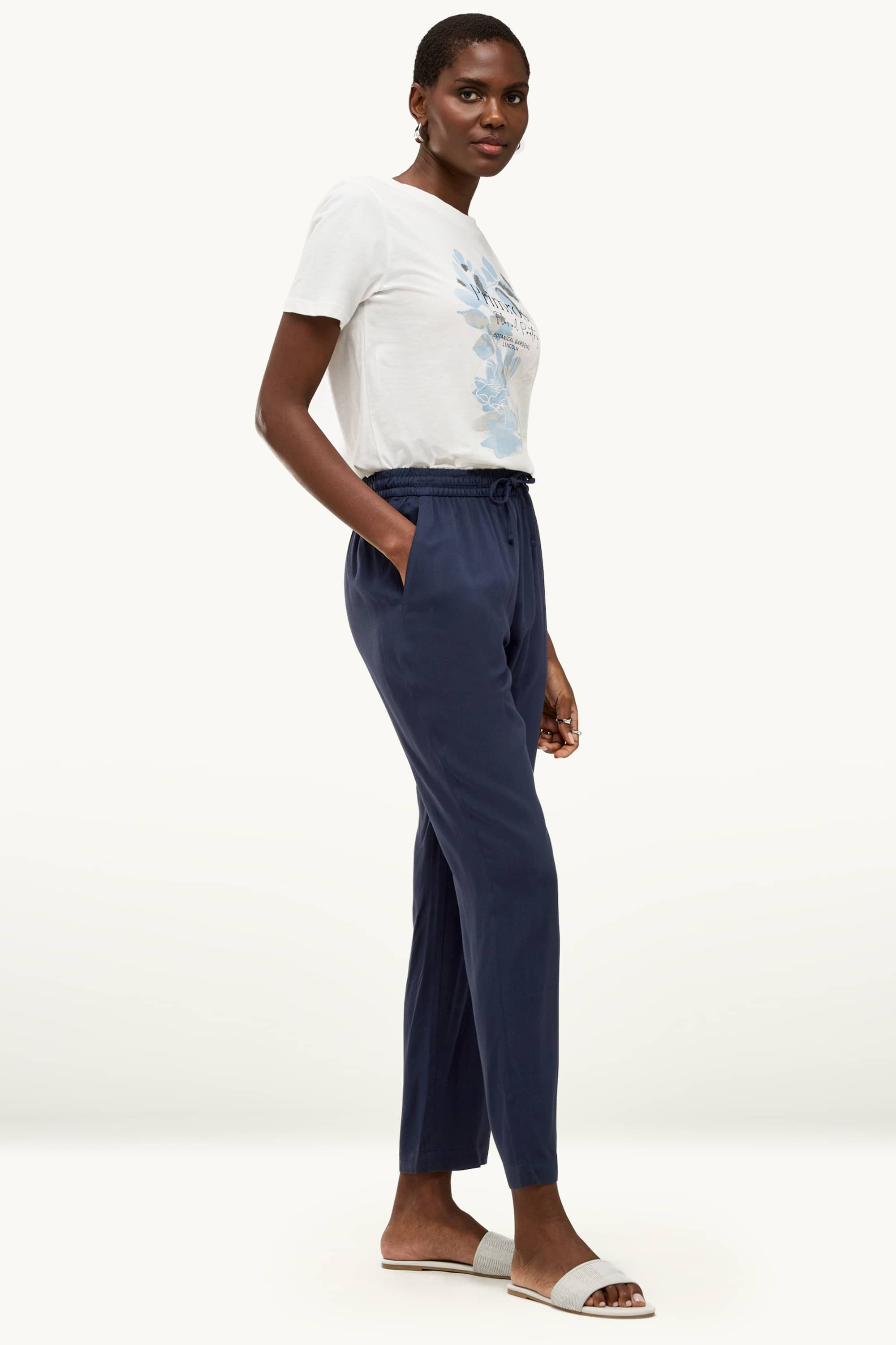 Cloth trousers - mid-rise waist - tapered fit dark blue