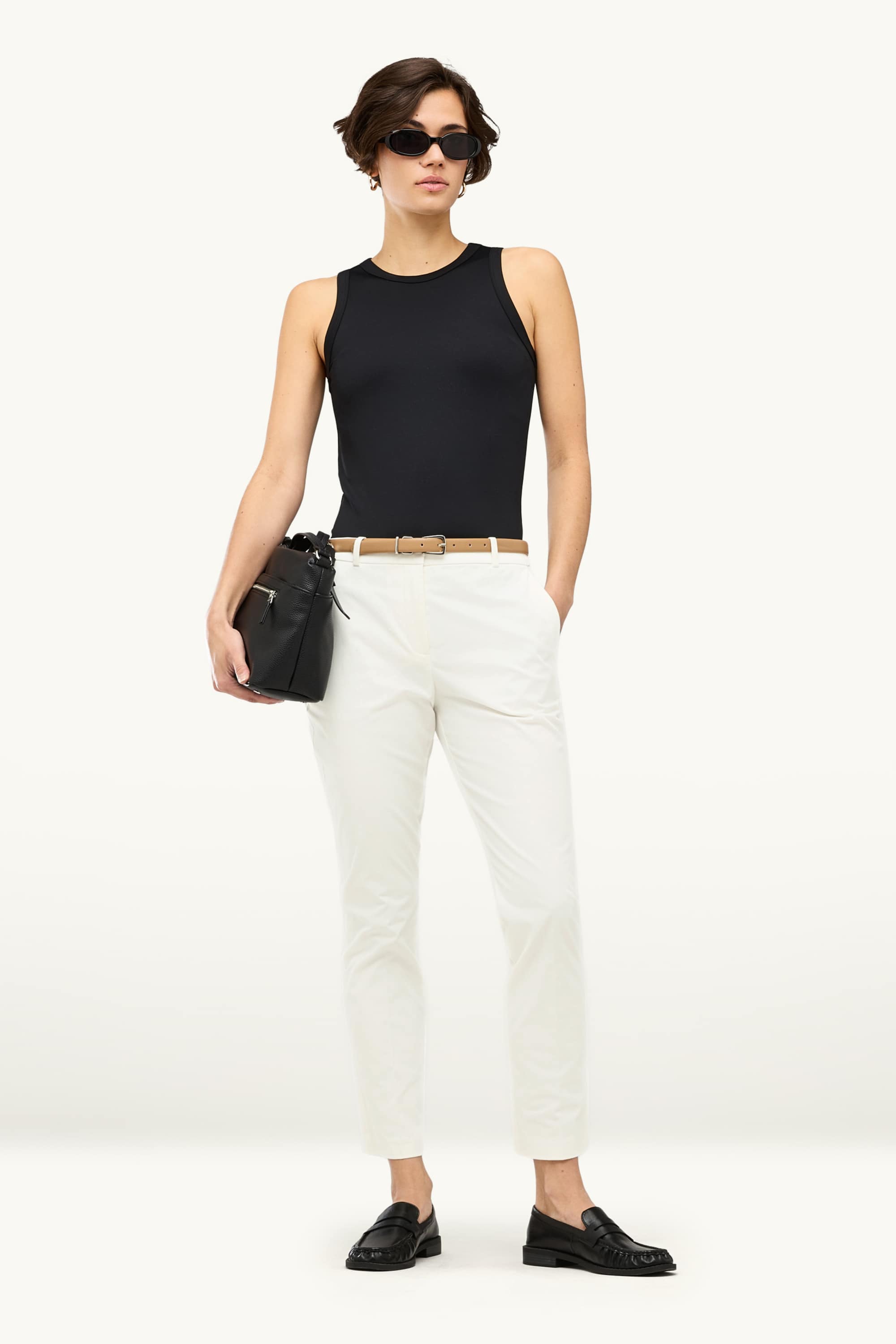 Cloth trousers with belt - mid-rise waist - tapered fit white
