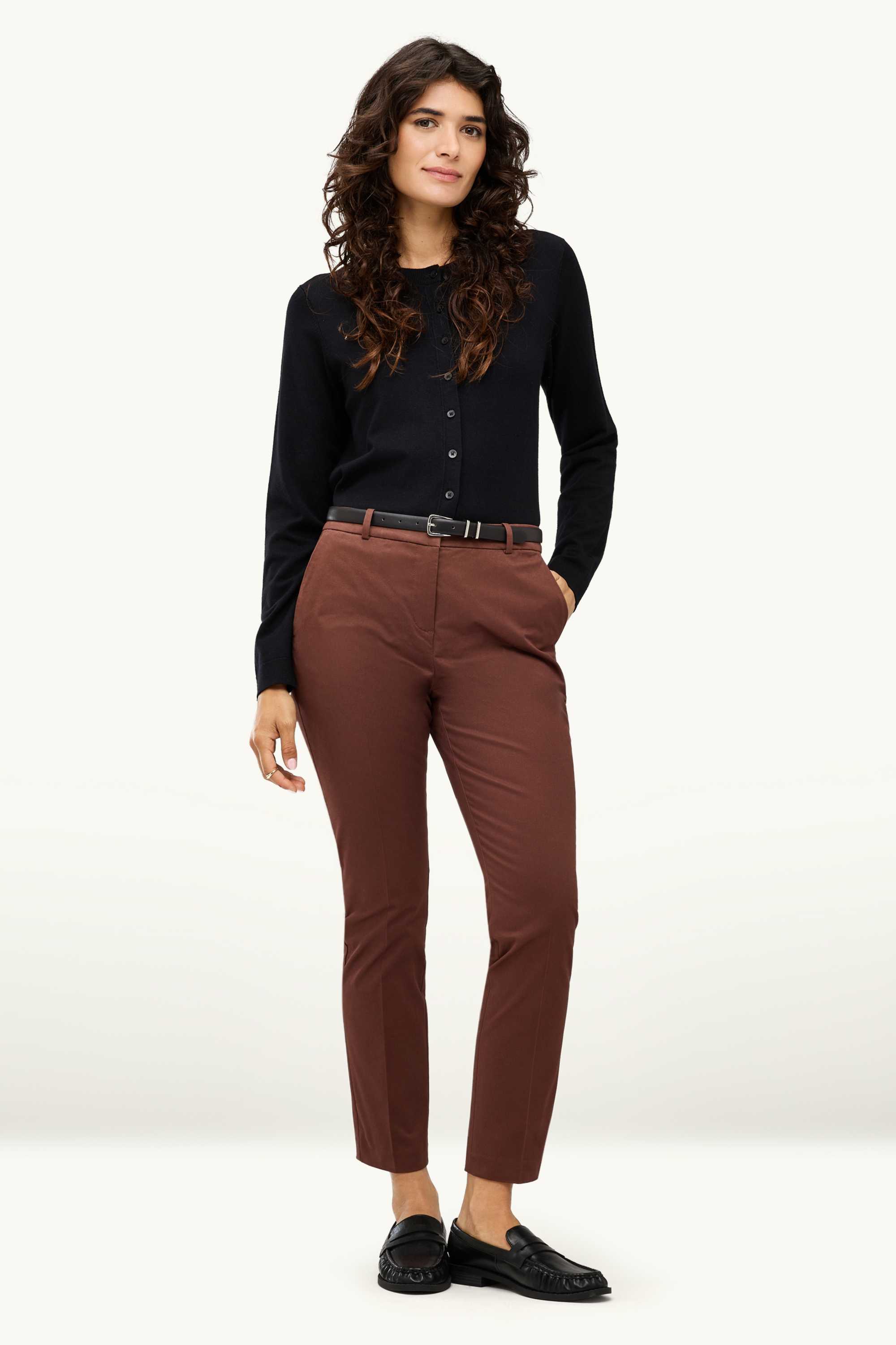 Cloth trousers with belt - mid-rise waist - tapered fit brown