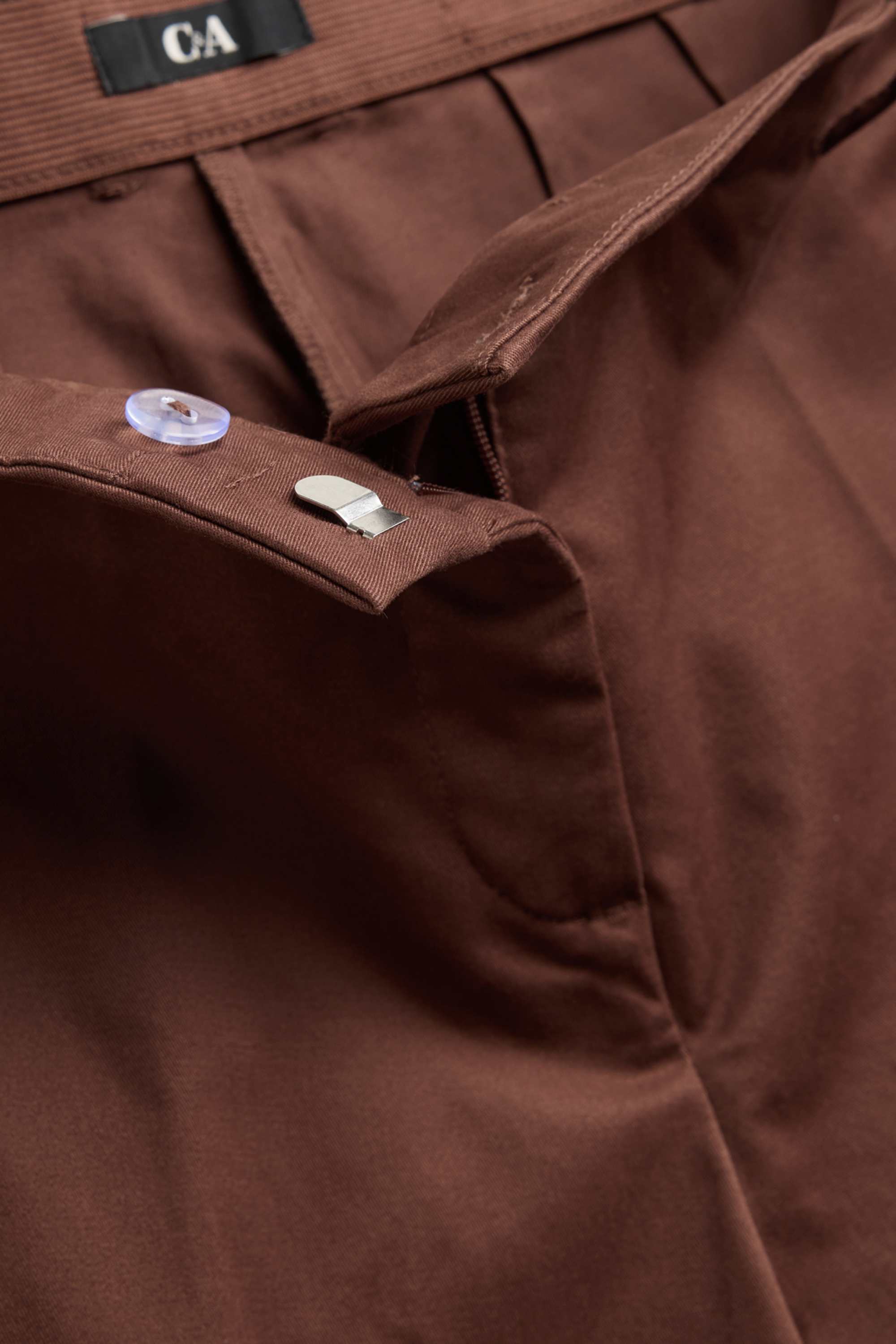 Cloth trousers with belt - mid-rise waist - tapered fit brown