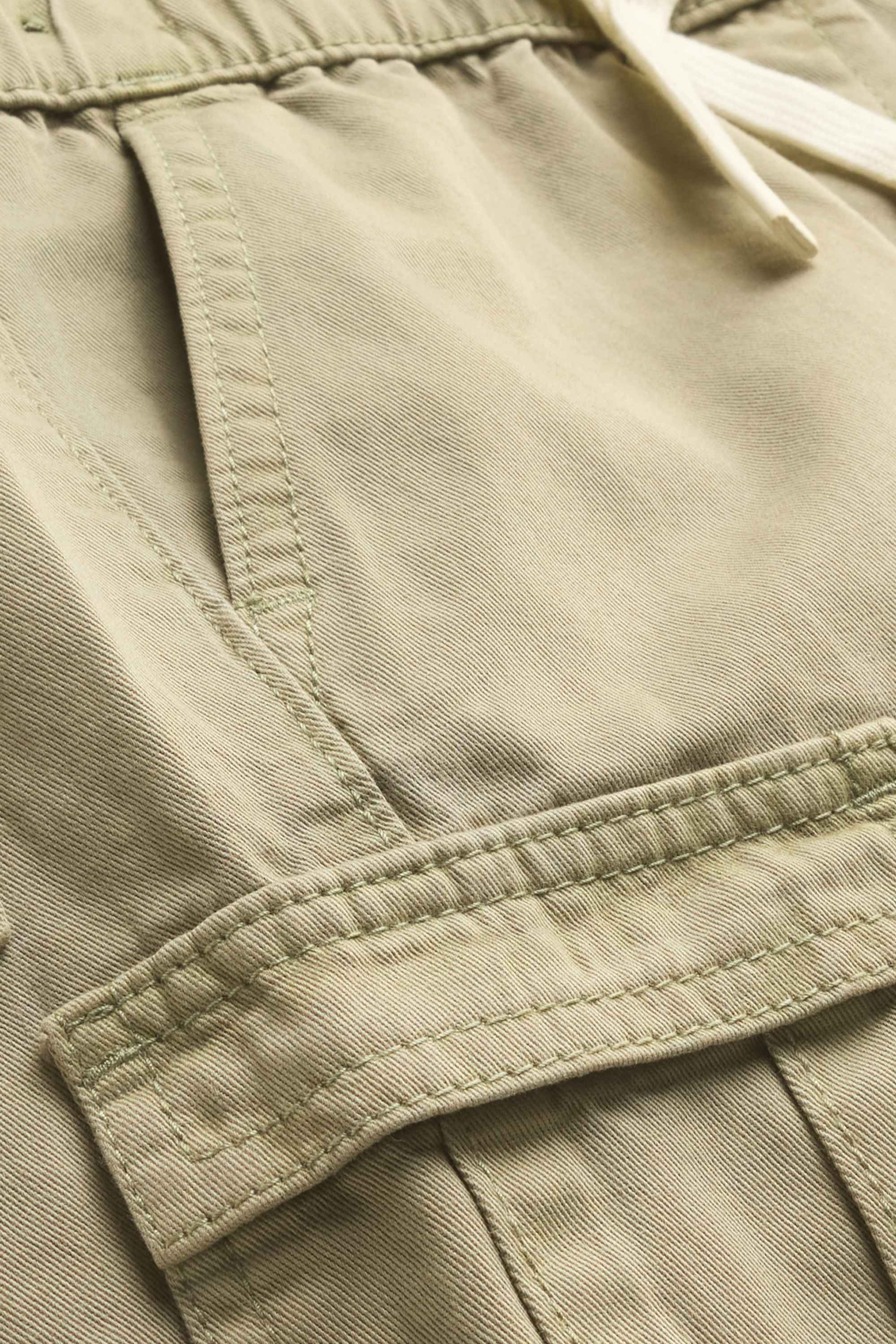 Bermuda shorts khaki