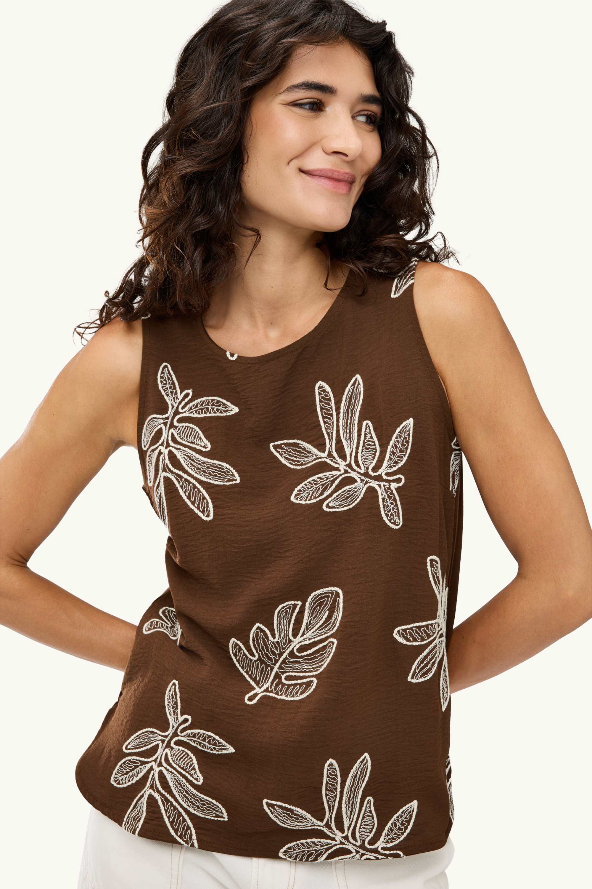 Top - patterned brown
