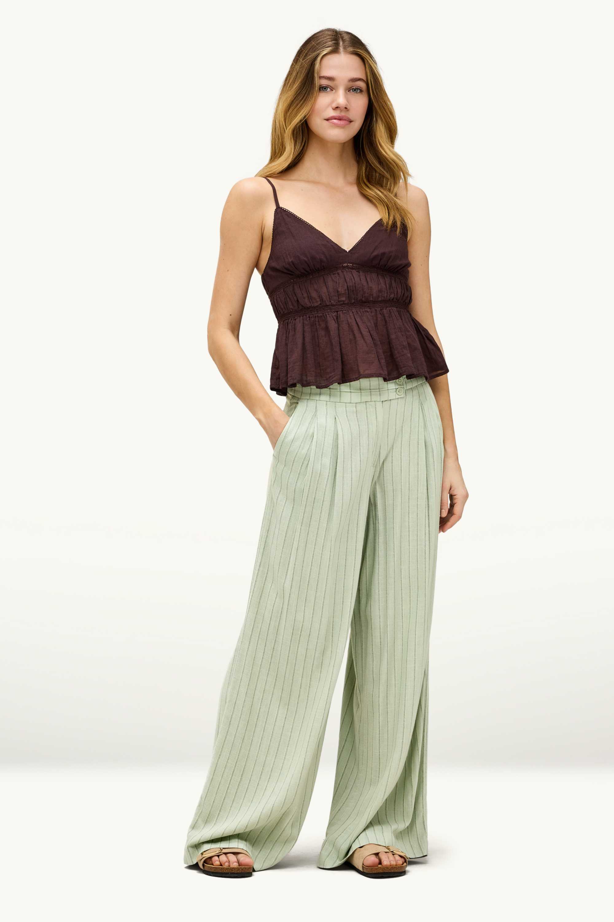 Cloth trousers with linen content - mid-rise waist - wide leg light green