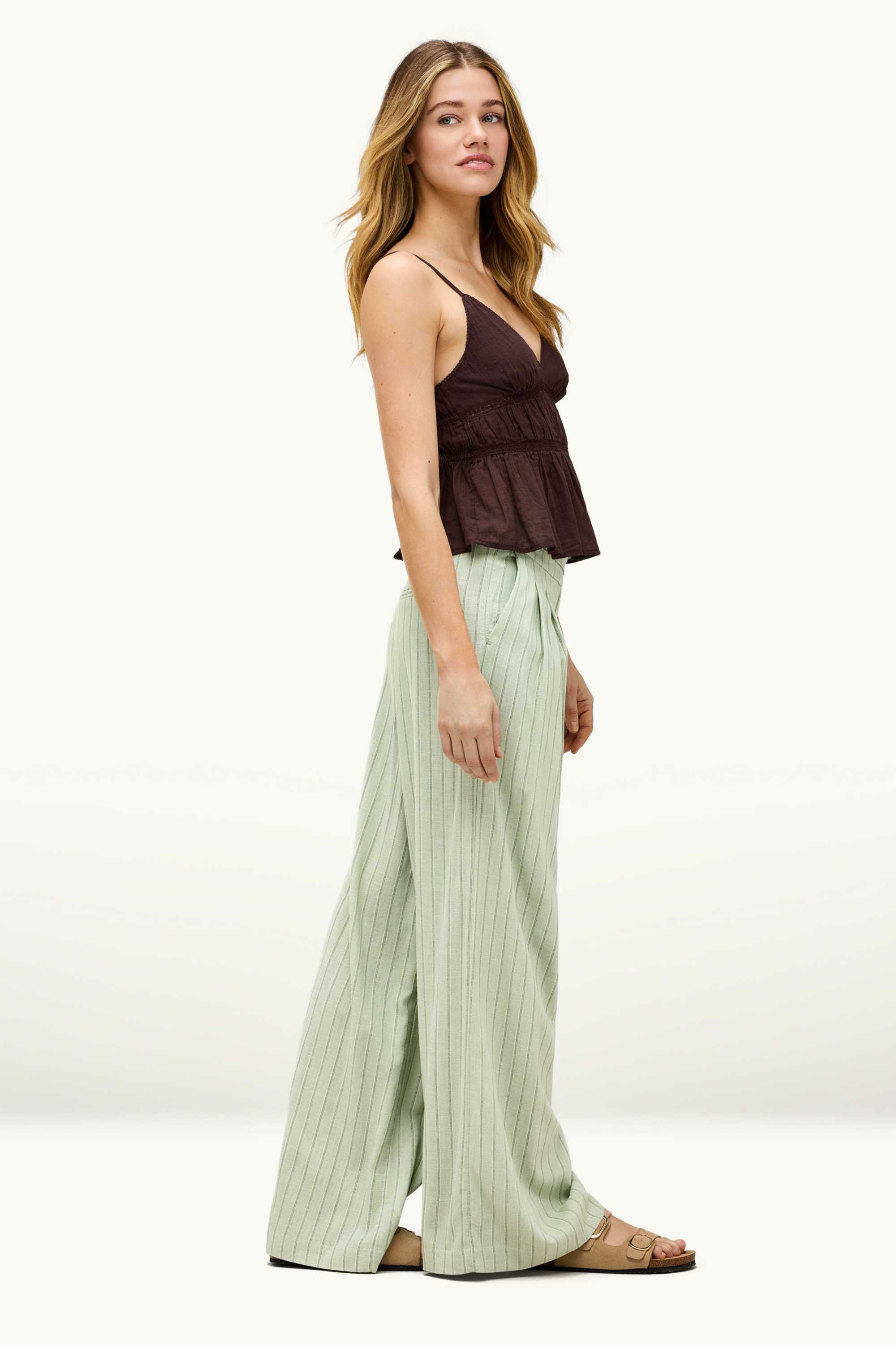 Cloth trousers with linen content - mid-rise waist - wide leg light green