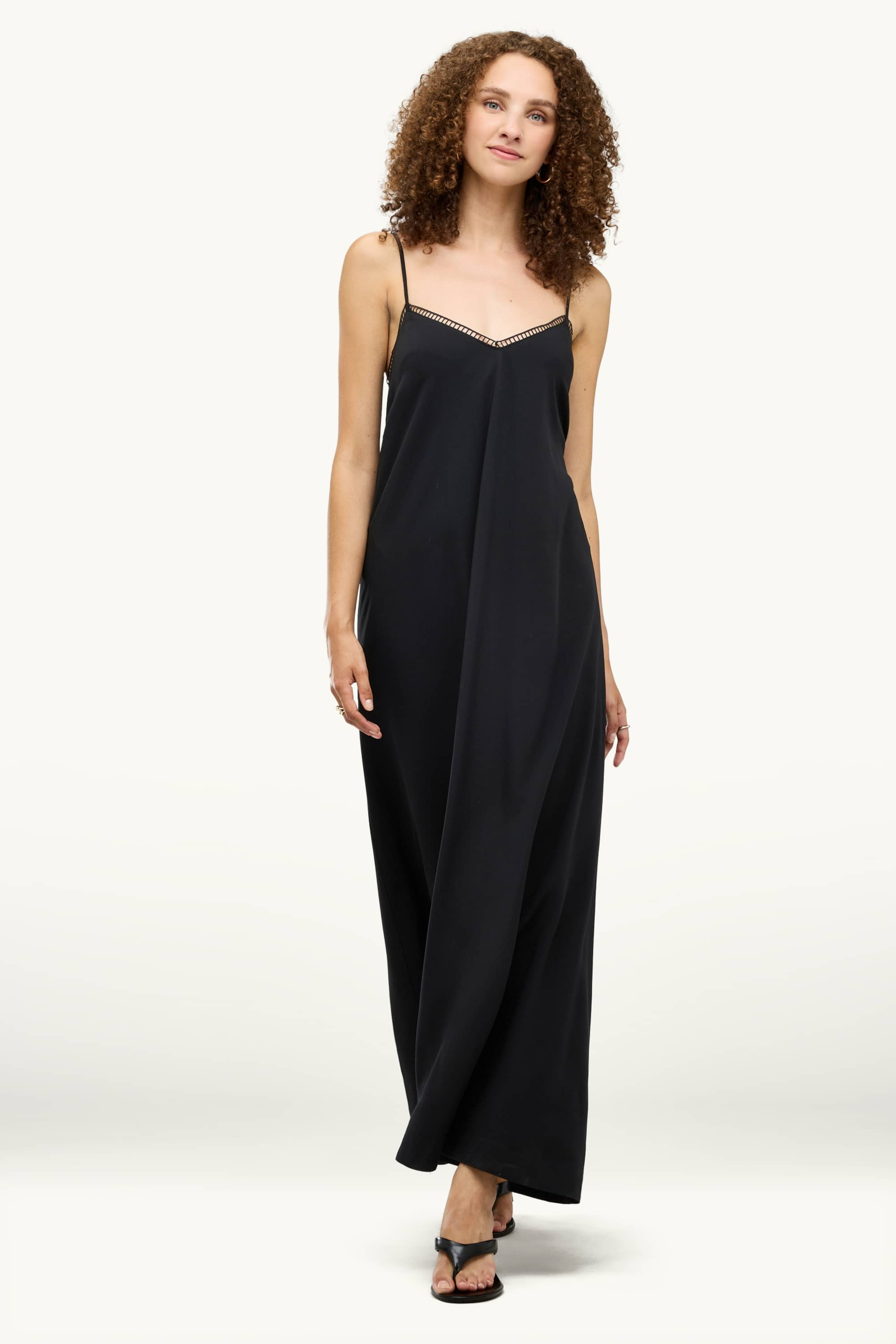 V-neck dress - straight fit black
