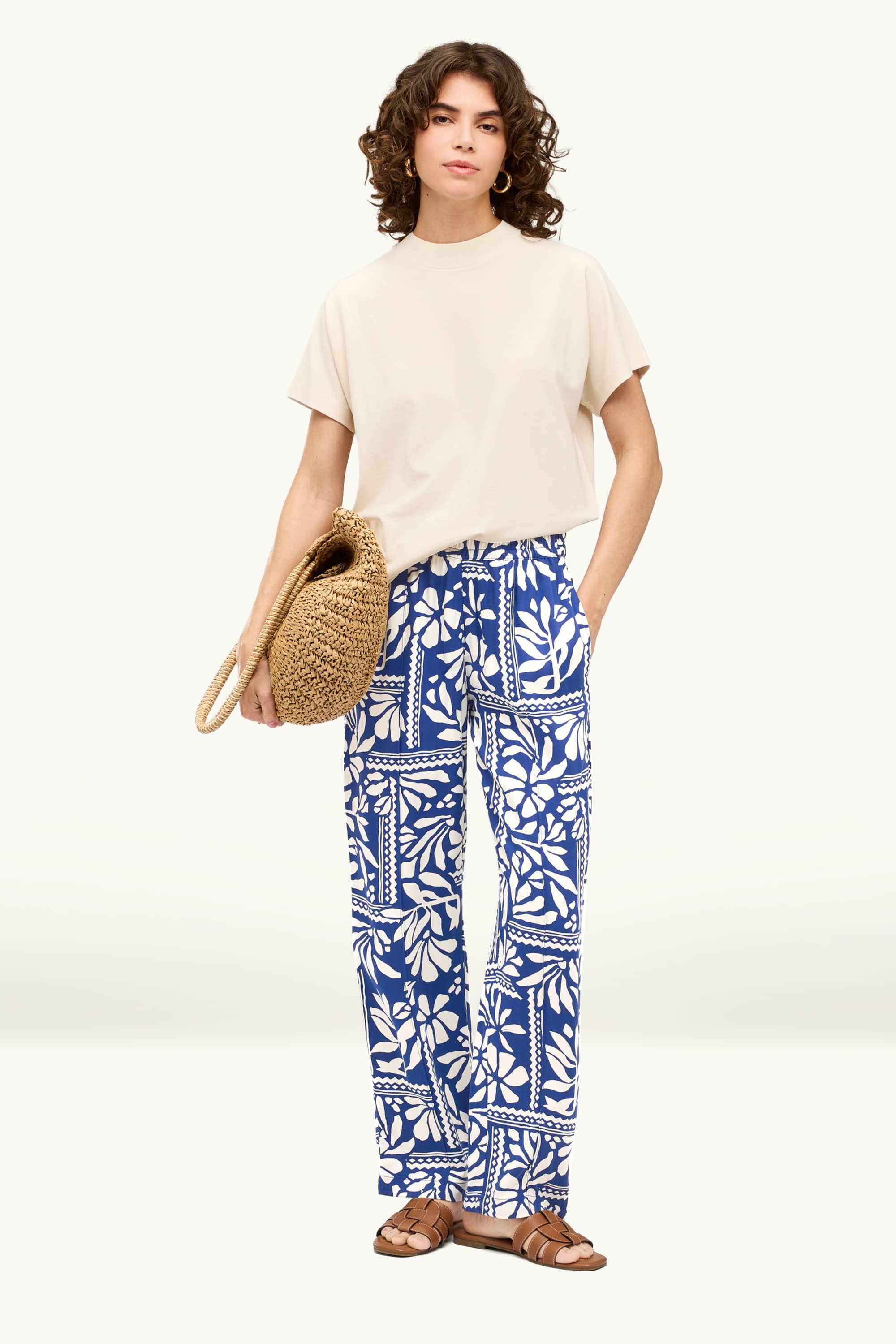 Cloth trousers - mid-rise waist - straight fit - patterned white / blue