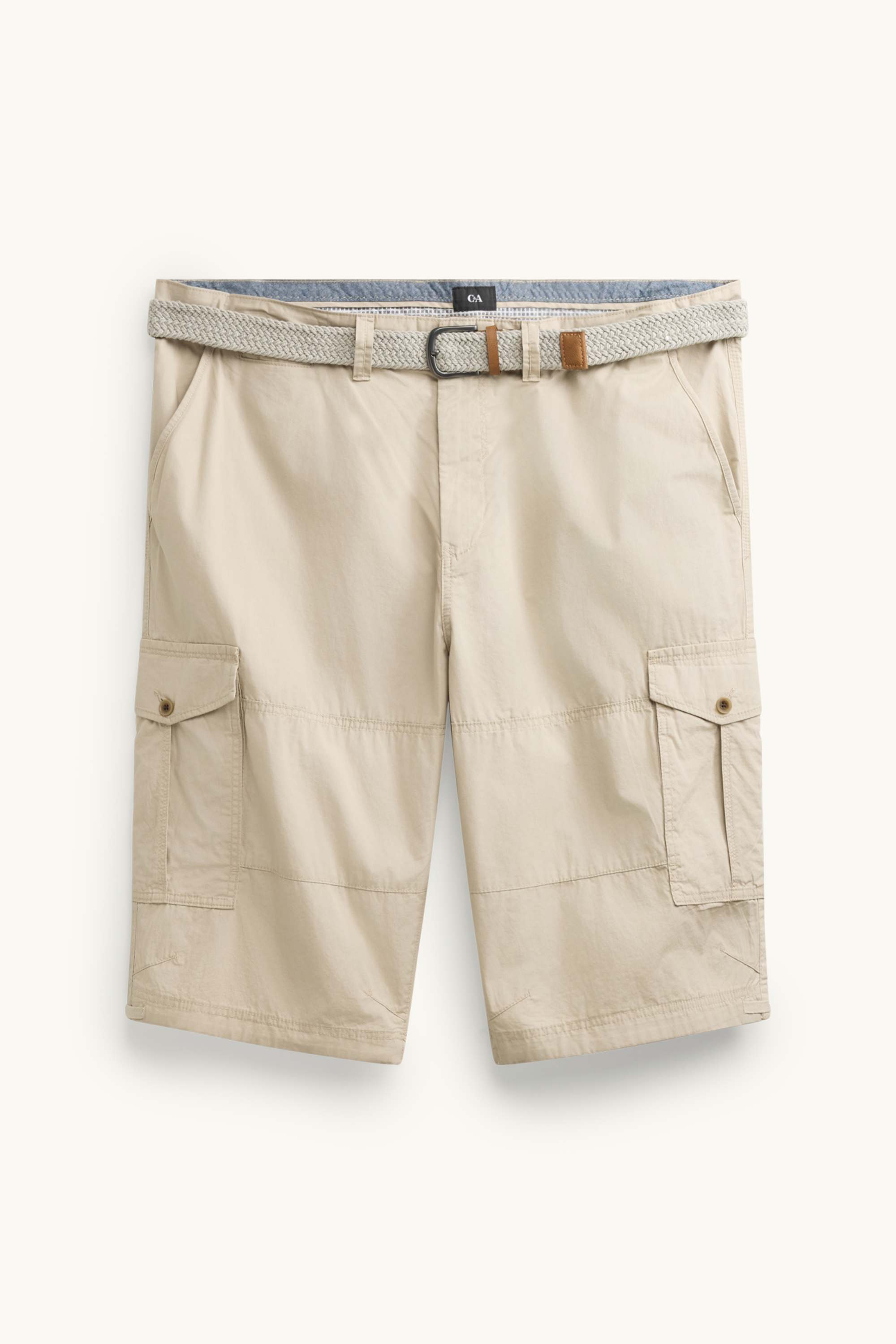 Cargo shorts with belt creme