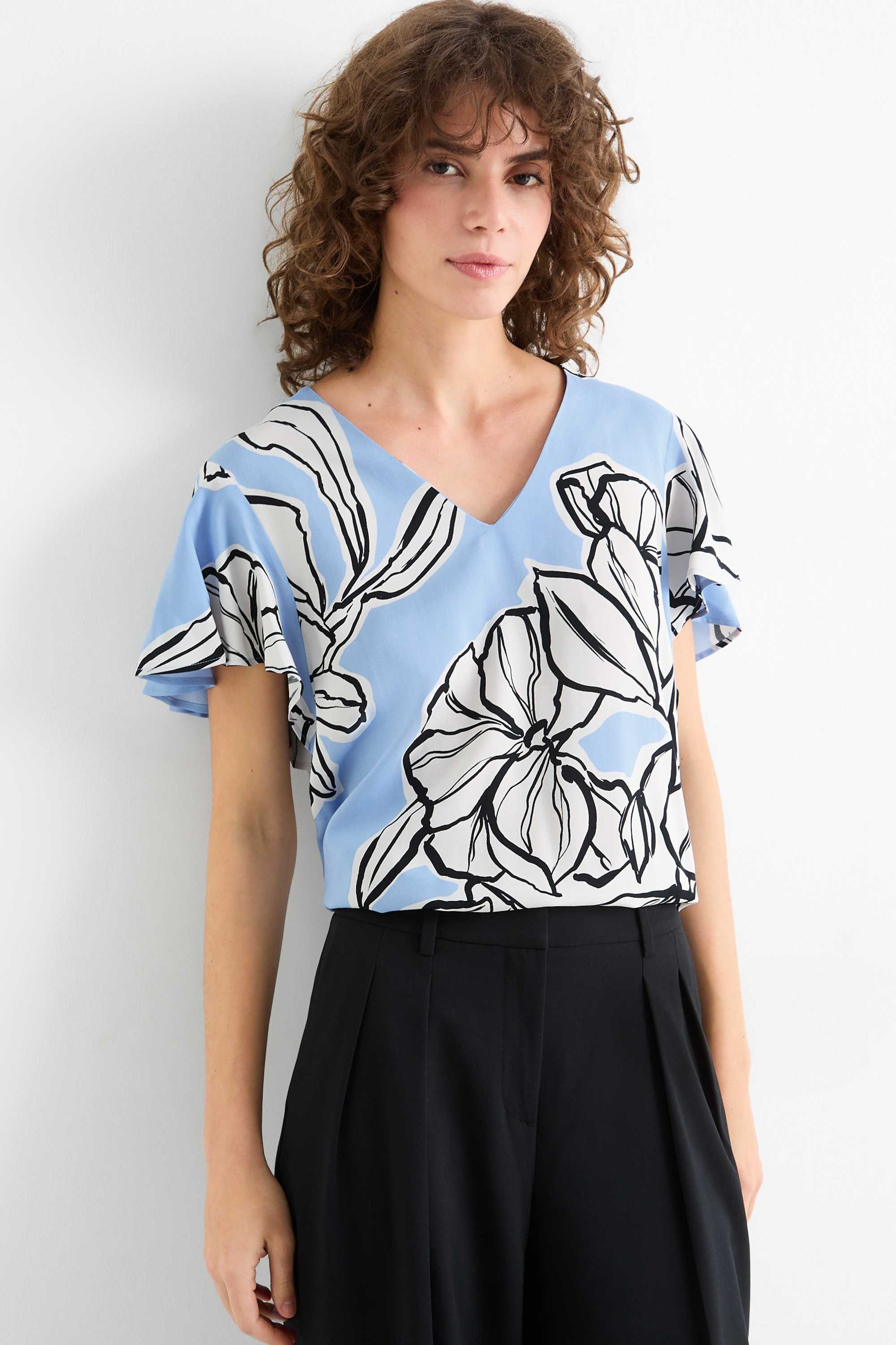 V-neck blouse - floral light blue
