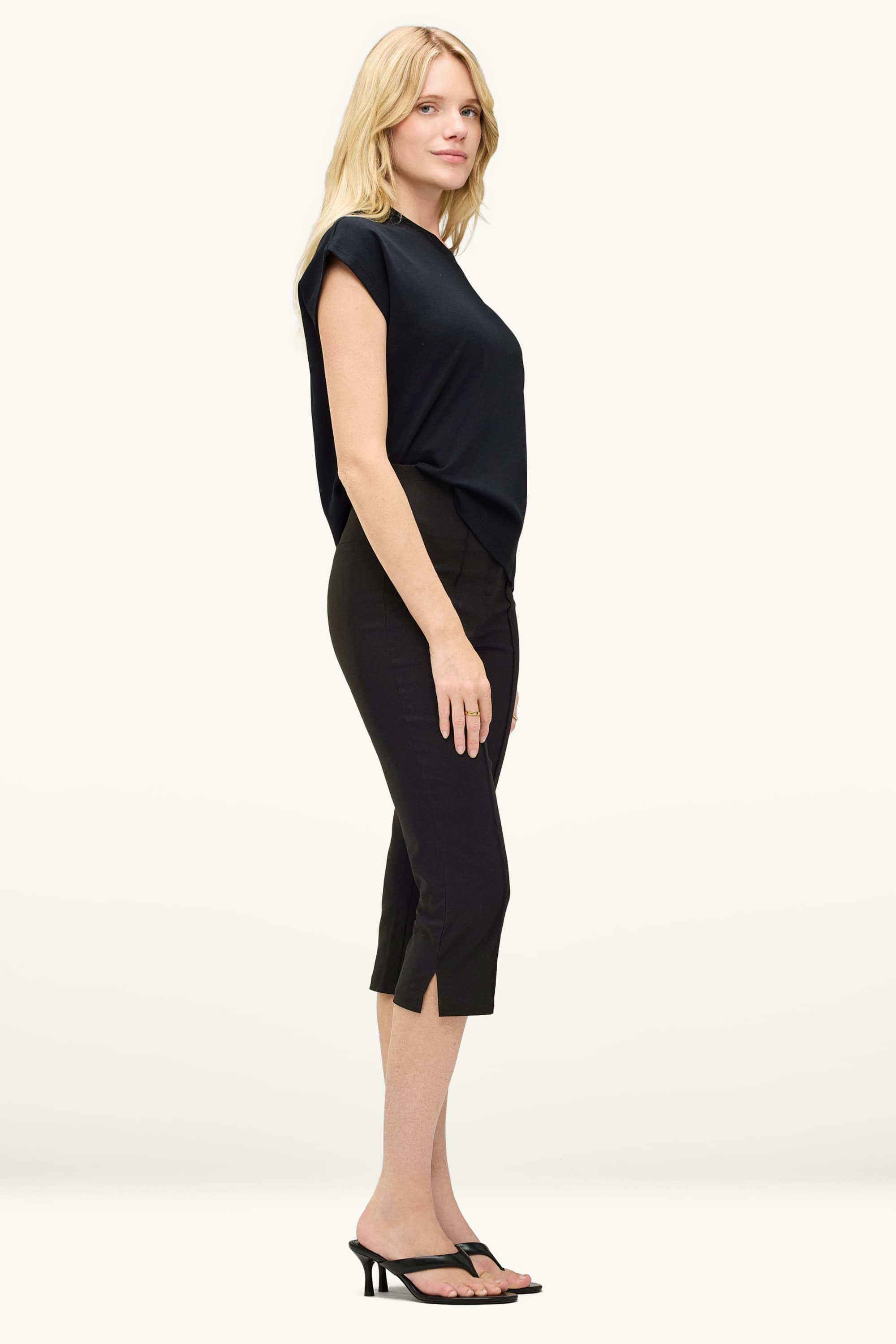 Capri trousers - high waist - slim fit black