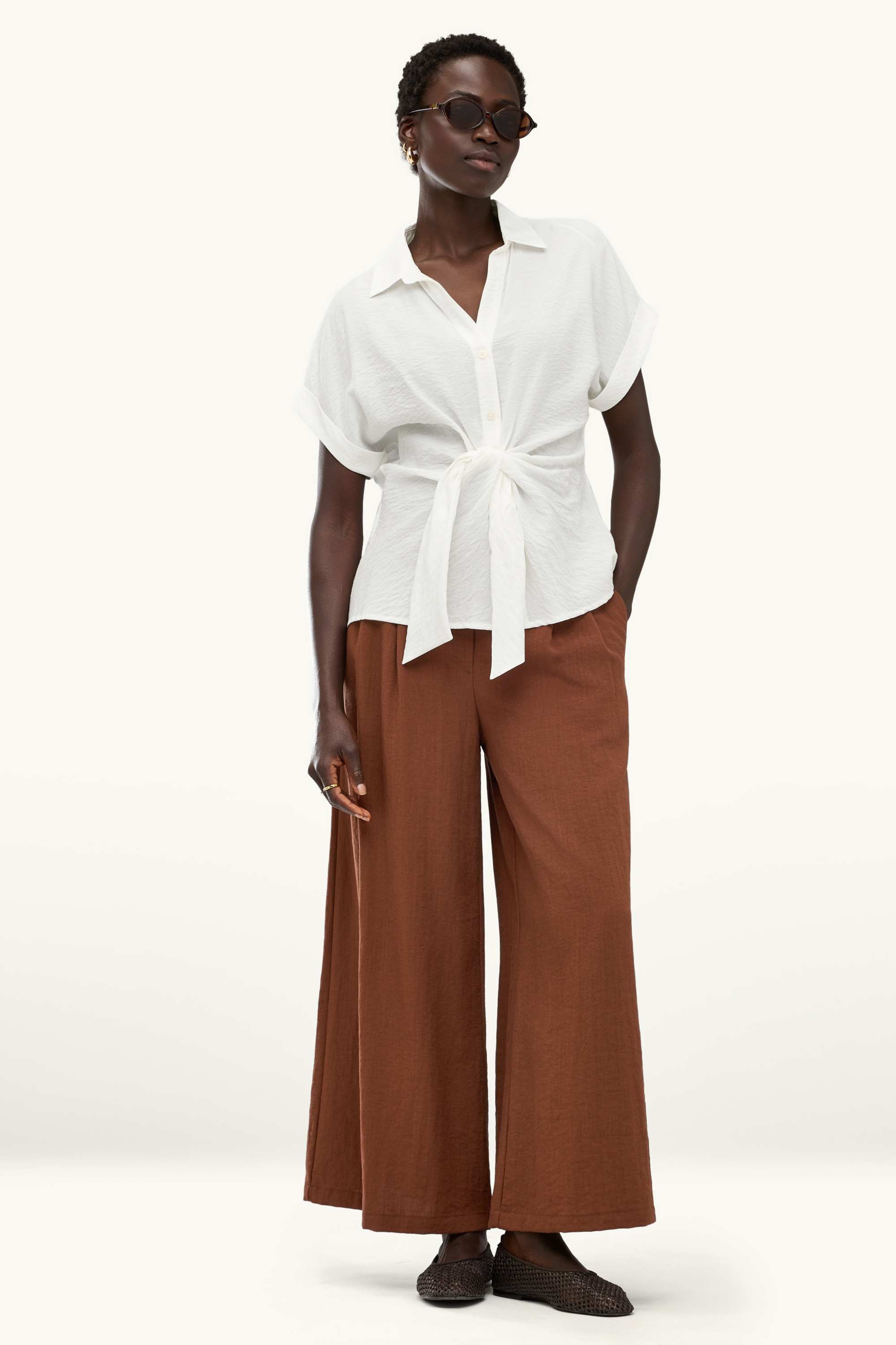 Cloth trousers - high waist - wide leg brown