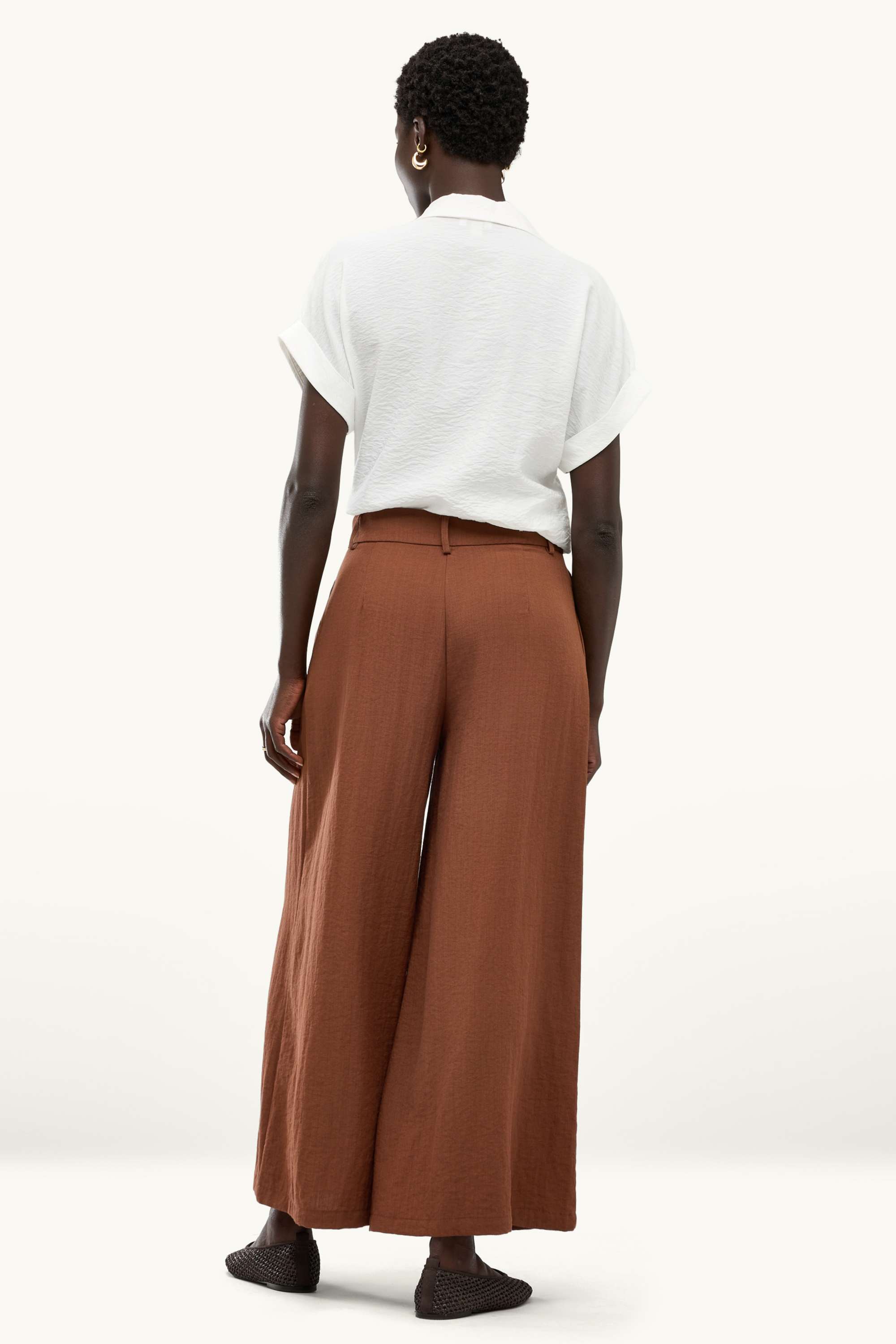 Cloth trousers - high waist - wide leg brown